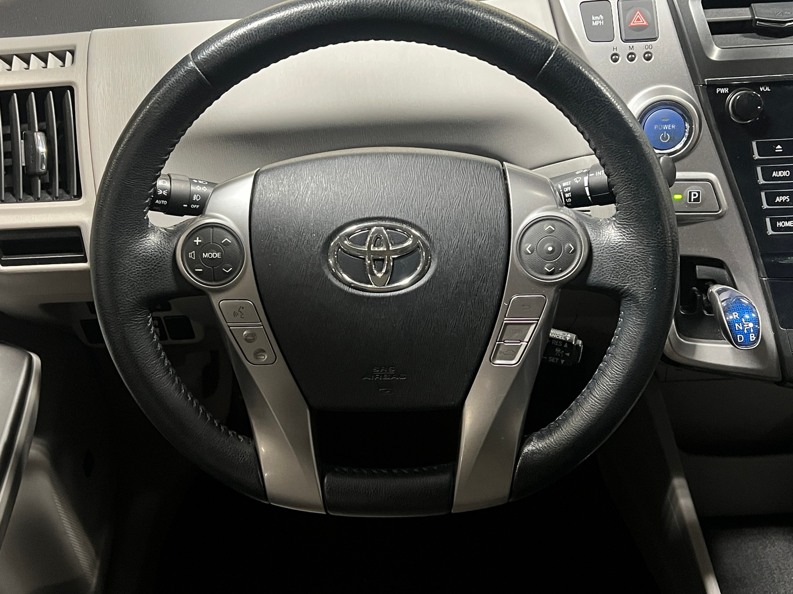 Thumbnail: 2015 Toyota Prius v - 4