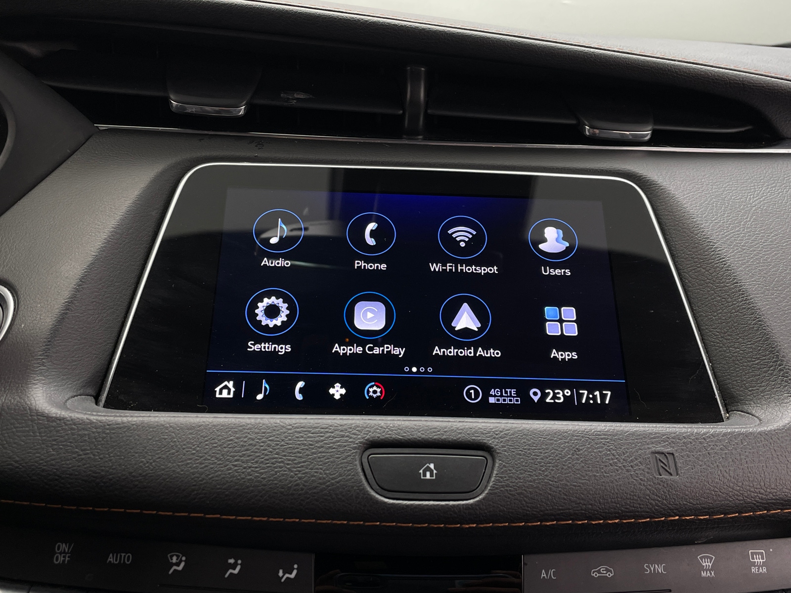 Thumbnail: 2020 Cadillac XT4 - 3