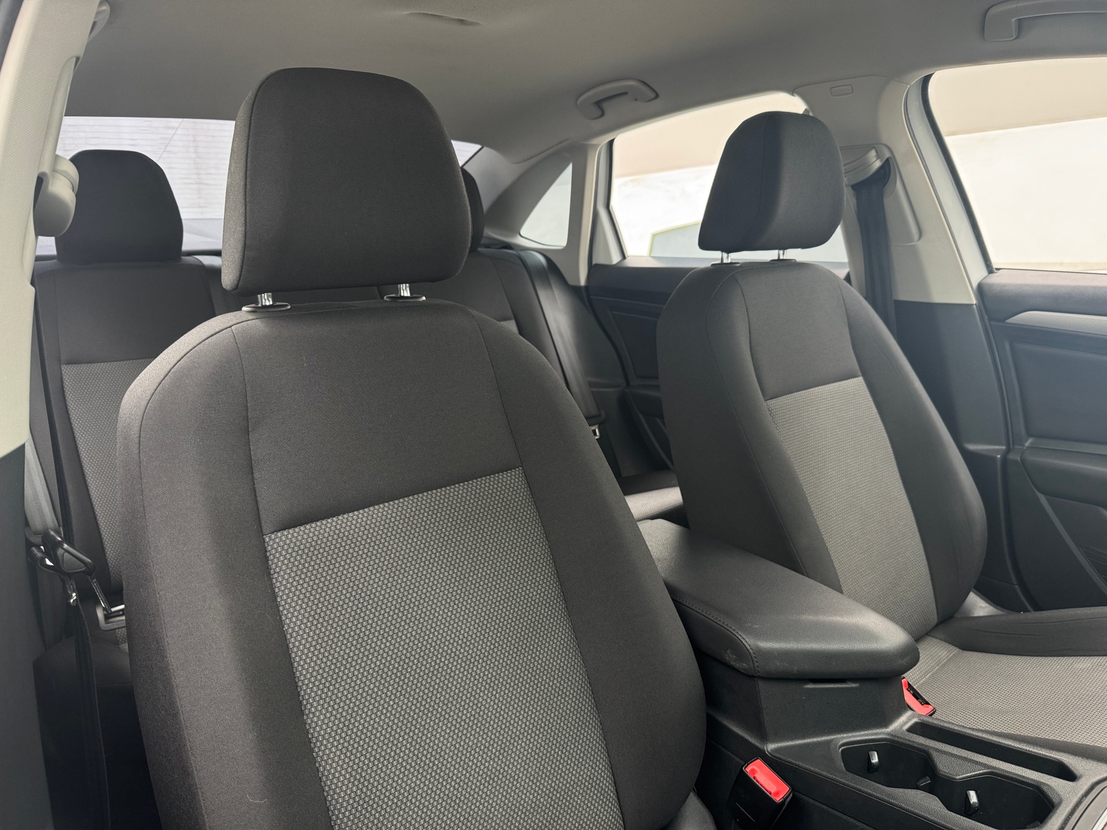 Thumbnail: 2019 Volkswagen Jetta - 2