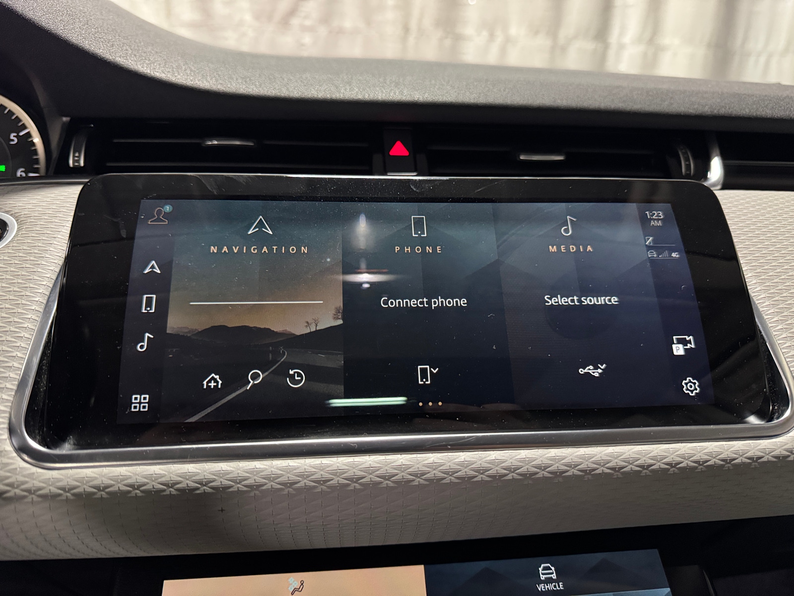 Thumbnail: 2021 Land Rover Range Rover Evoque - 3