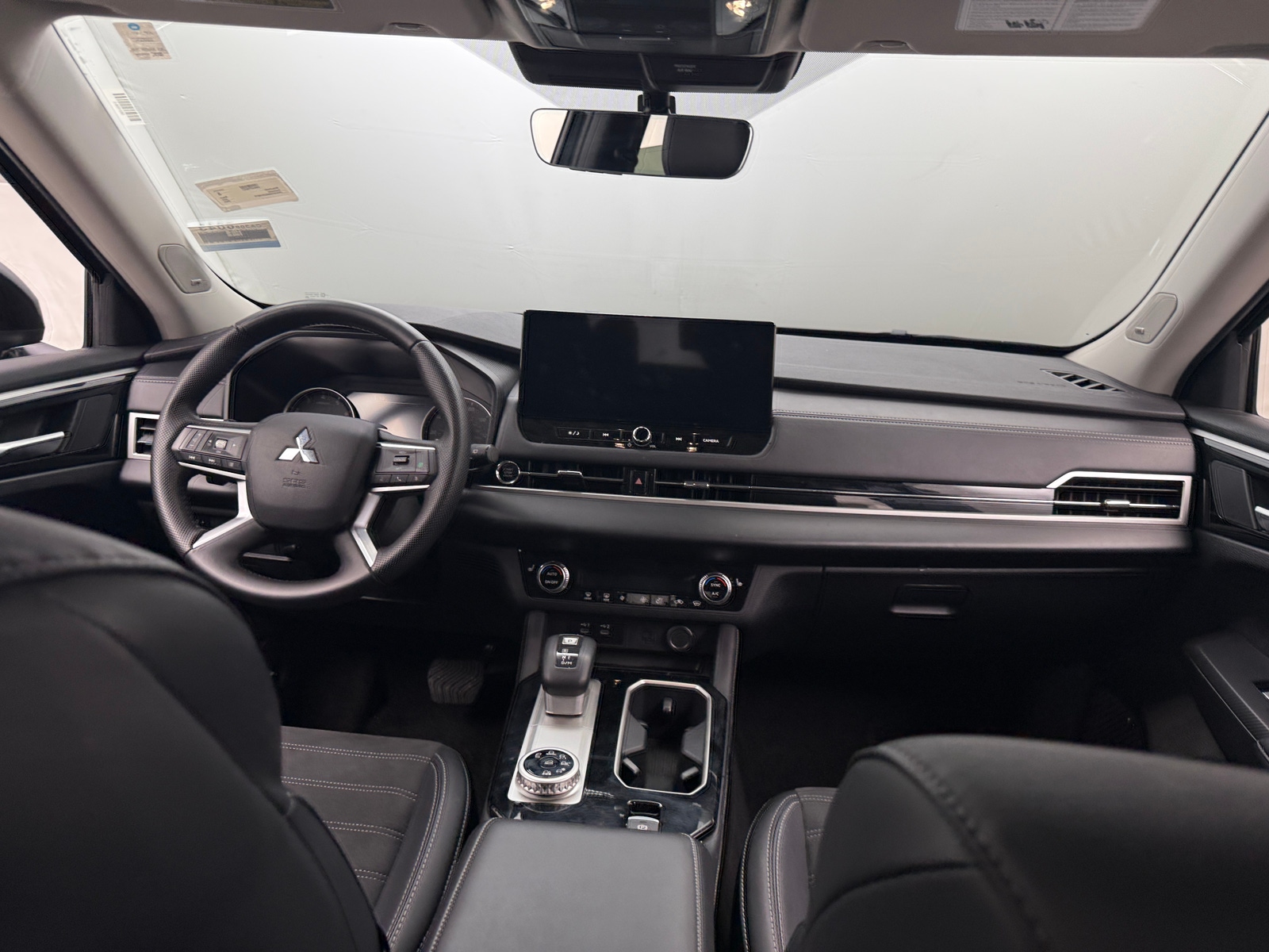 Thumbnail: 2025 Mitsubishi Outlander - 2