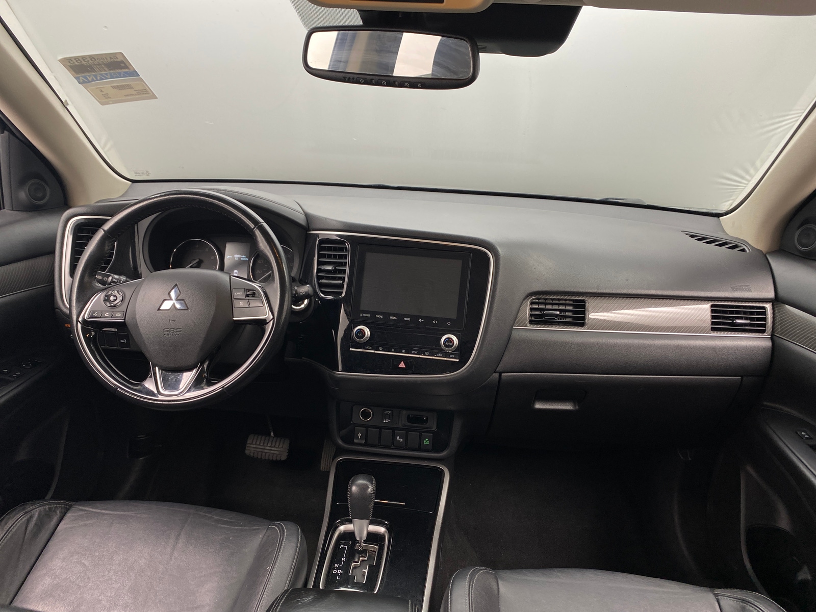 Thumbnail: 2020 Mitsubishi Outlander - 2