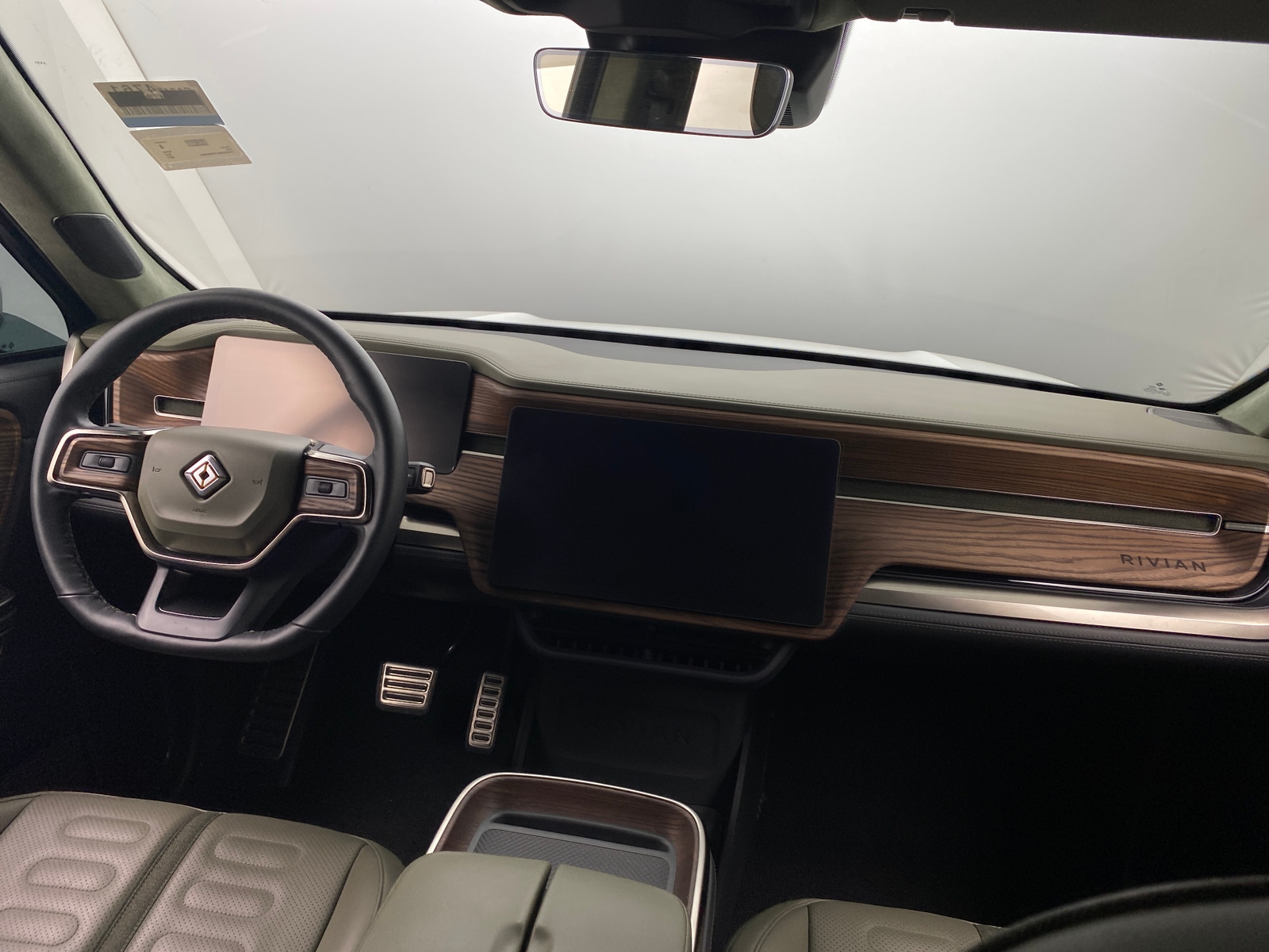 Thumbnail: 2023 Rivian R1S - 2