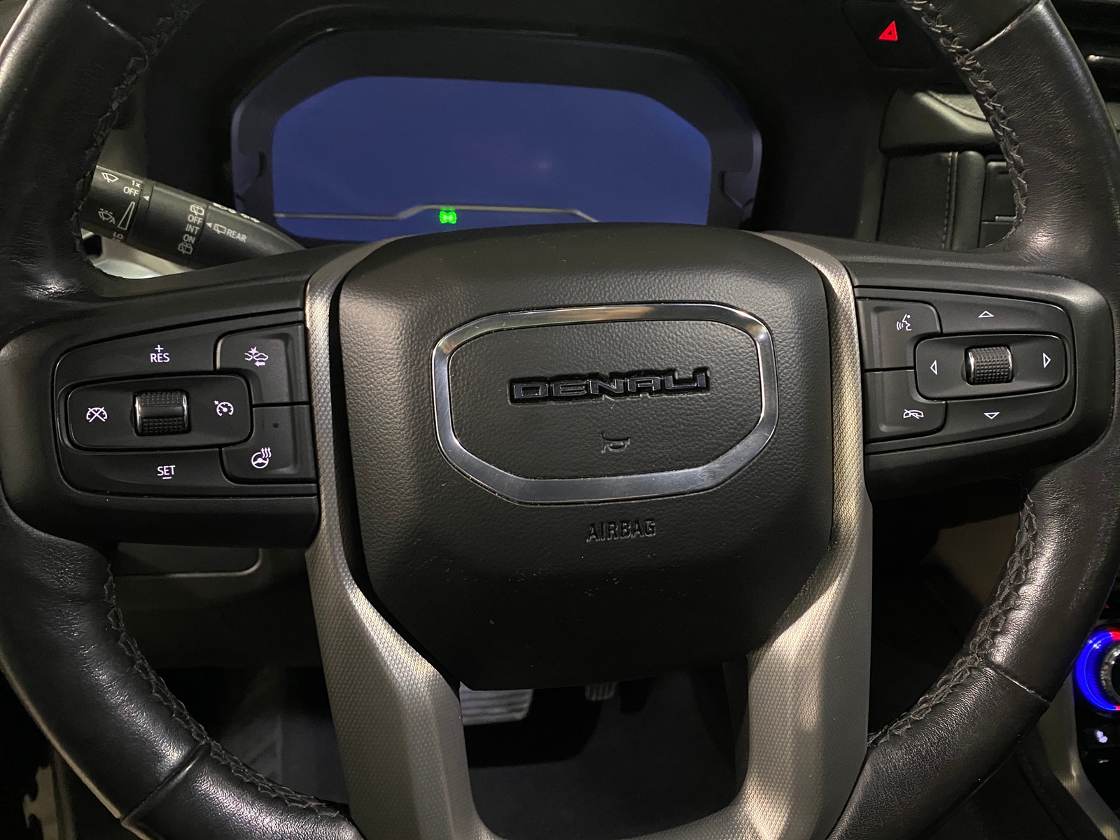 Thumbnail: 2022 GMC Yukon - 4