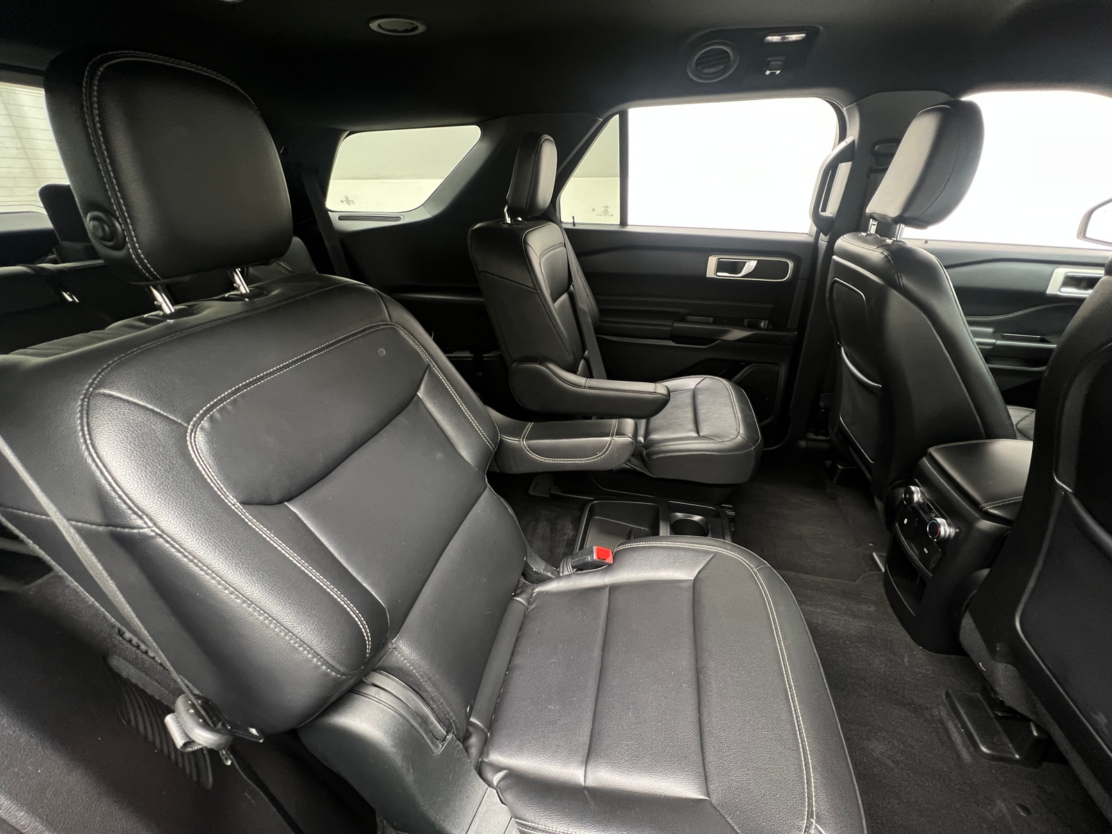 Thumbnail: 2020 Ford Explorer - 6