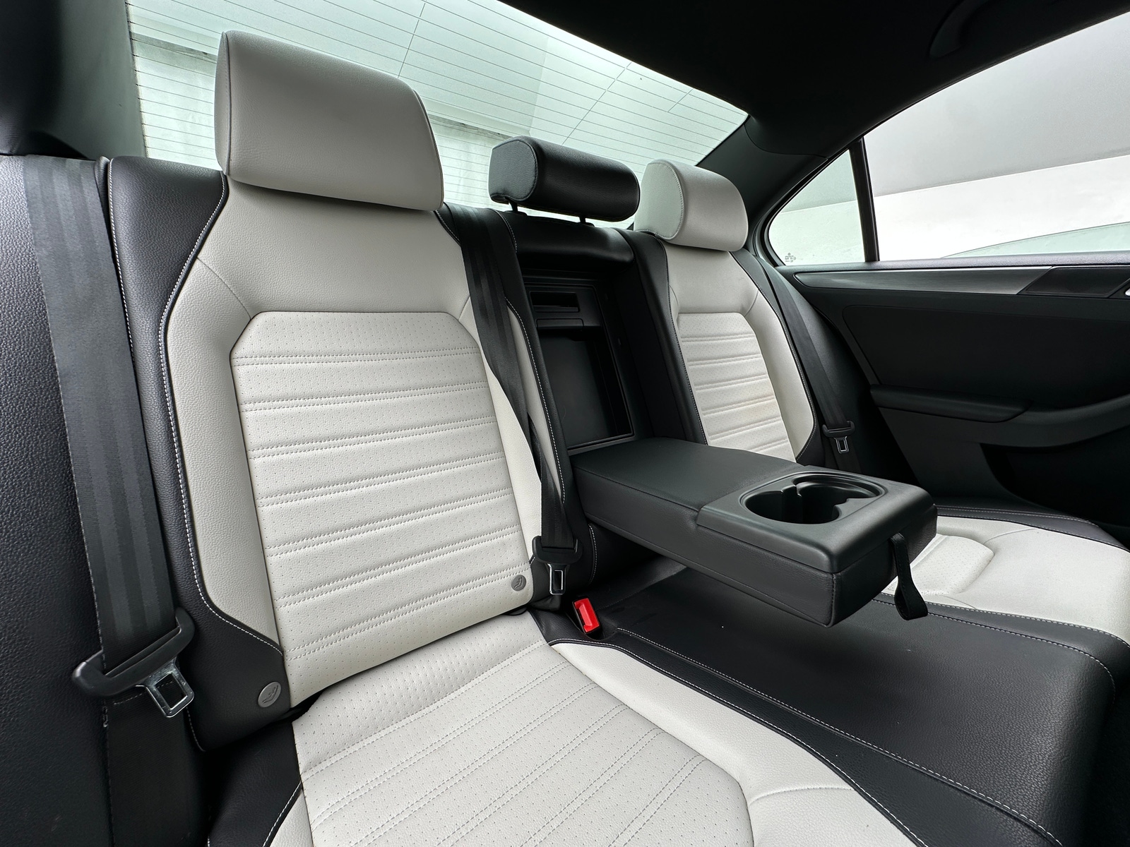 Thumbnail: 2016 Volkswagen Jetta - 5