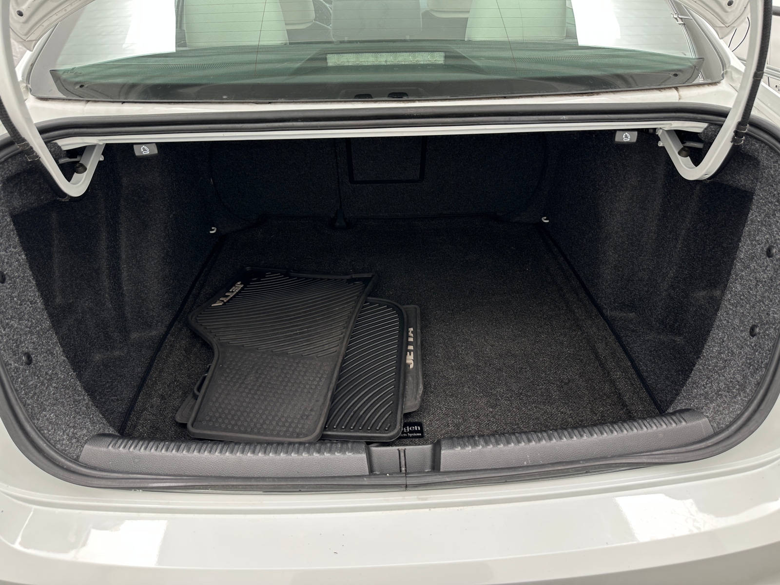 Thumbnail: 2016 Volkswagen Jetta - 6