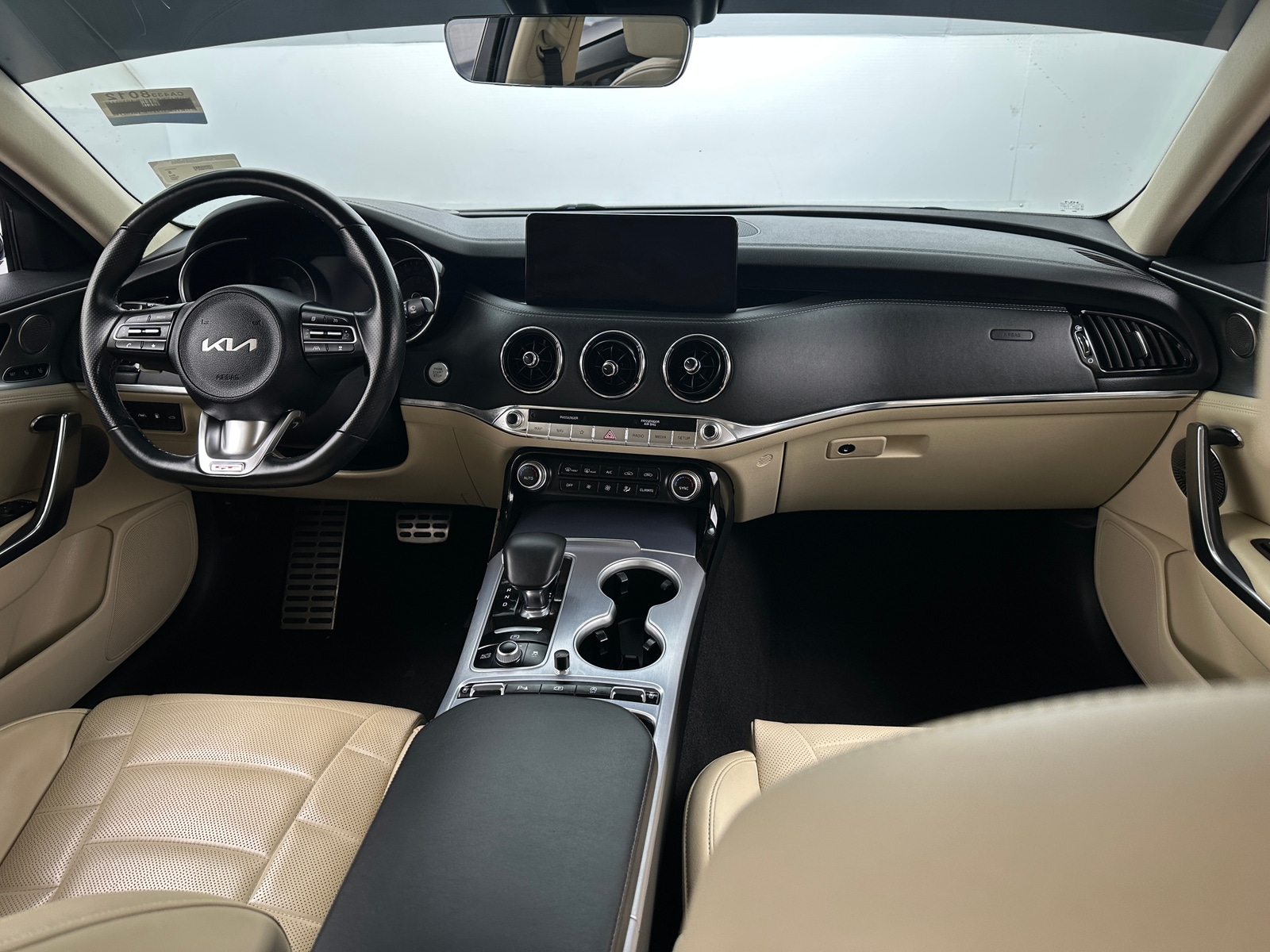 Thumbnail: 2022 Kia Stinger - 2