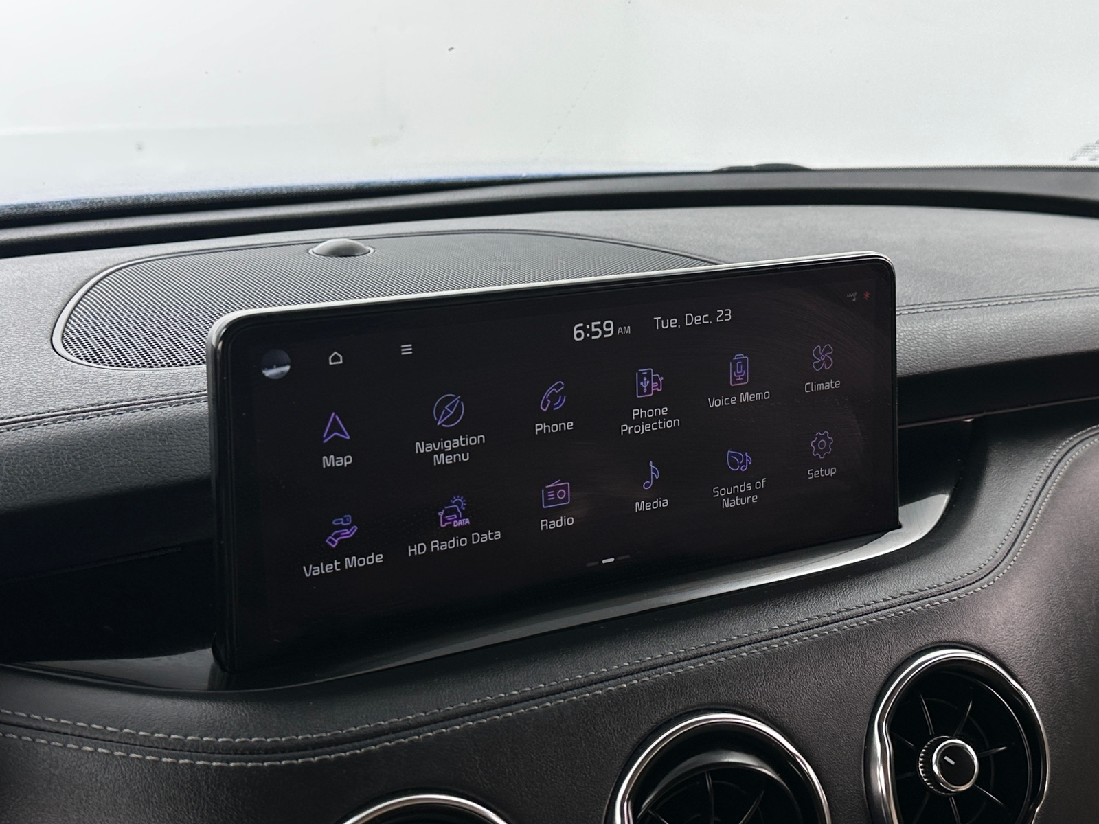 Thumbnail: 2022 Kia Stinger - 3