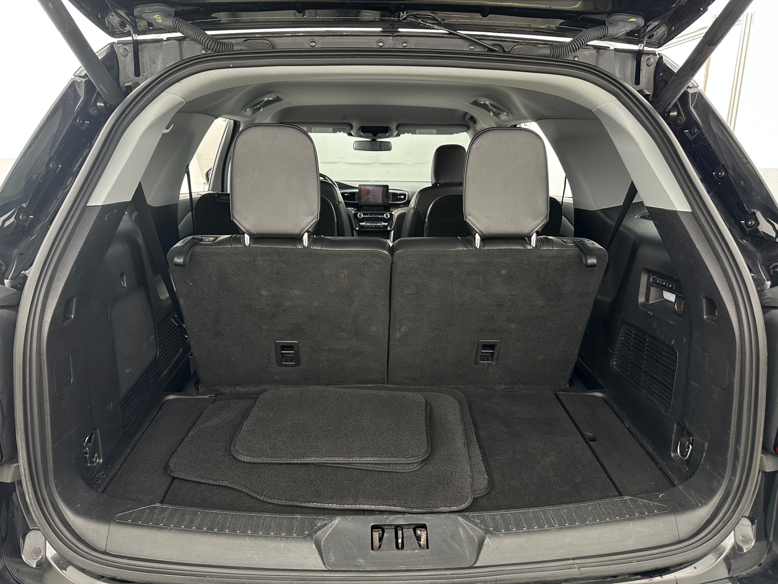 Thumbnail: 2022 Ford Explorer - 6