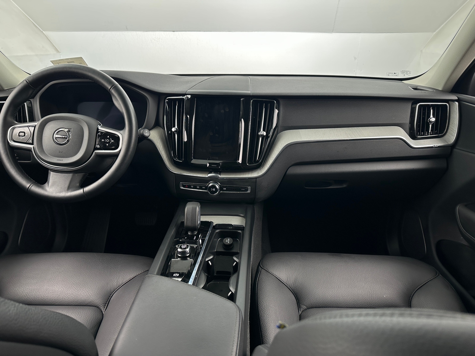 Thumbnail: 2025 Volvo XC60 - 2