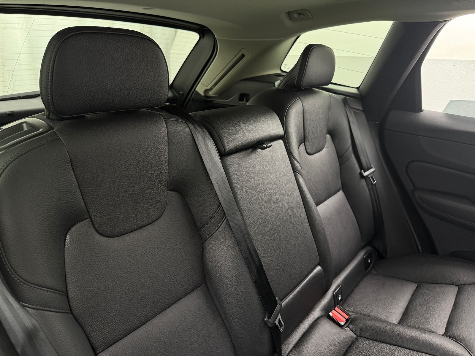 Thumbnail: 2025 Volvo XC60 - 5