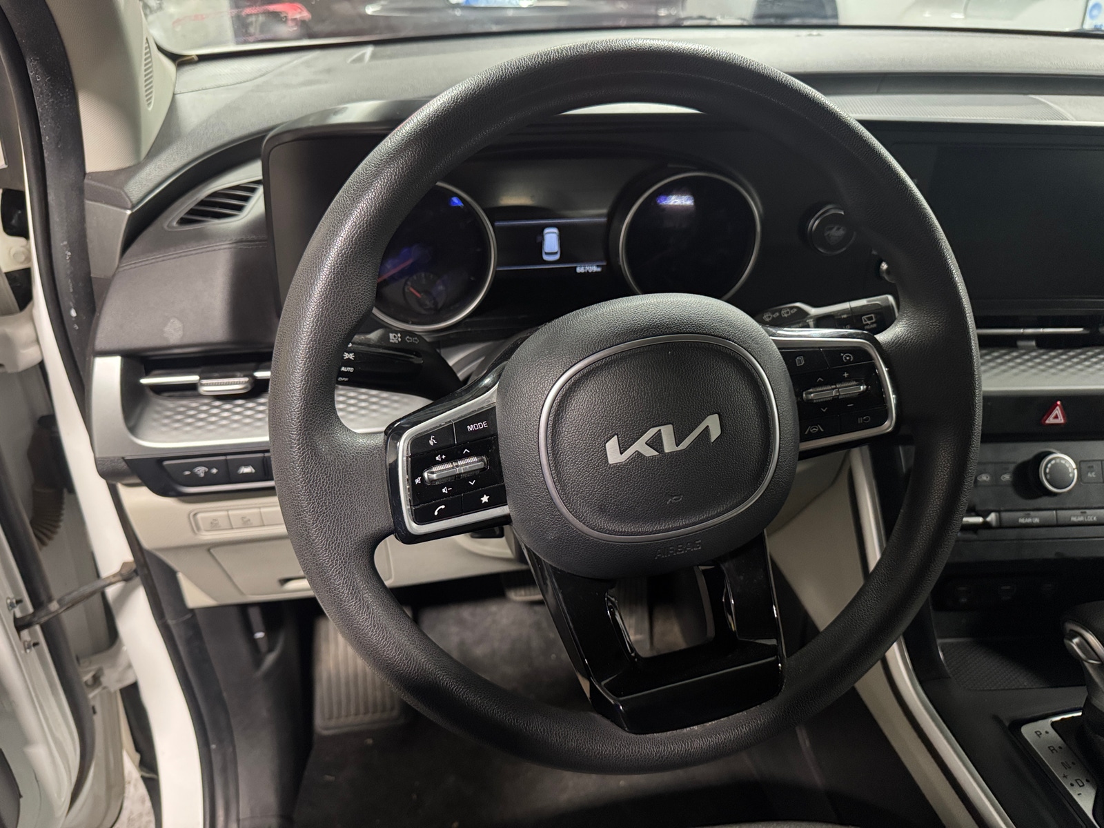 Thumbnail: 2022 Kia Carnival - 5