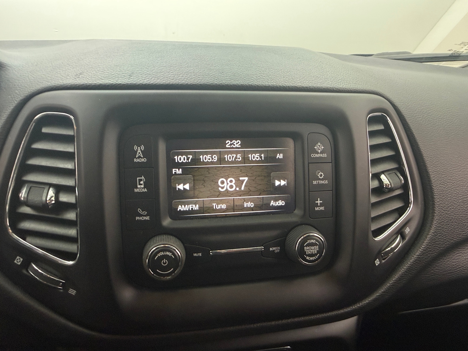 Thumbnail: 2018 Jeep Compass - 4