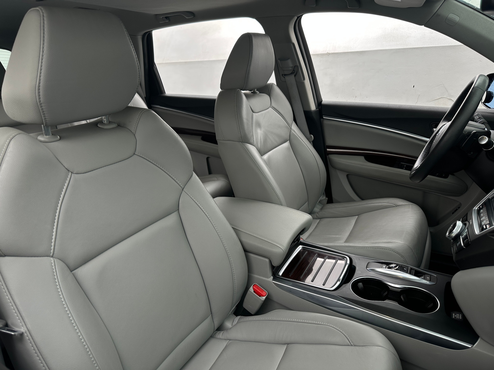 Thumbnail: 2016 Acura MDX - 2