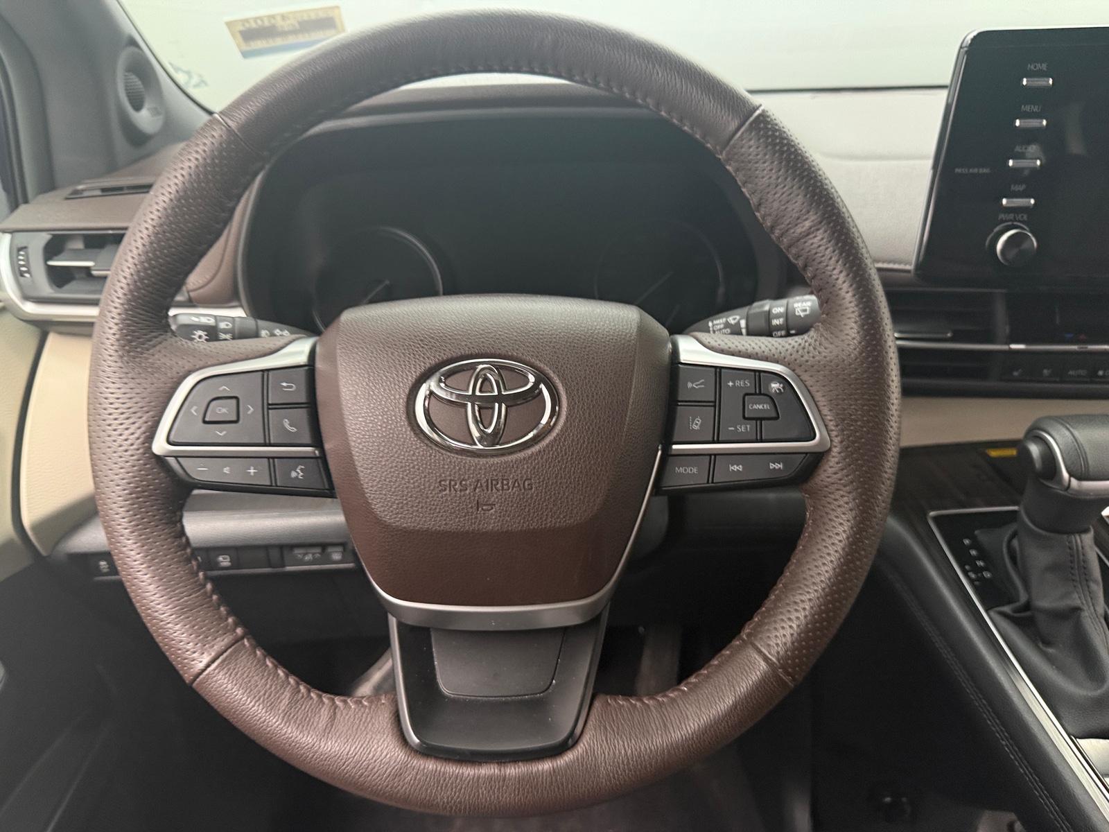 Thumbnail: 2023 Toyota Sienna - 4