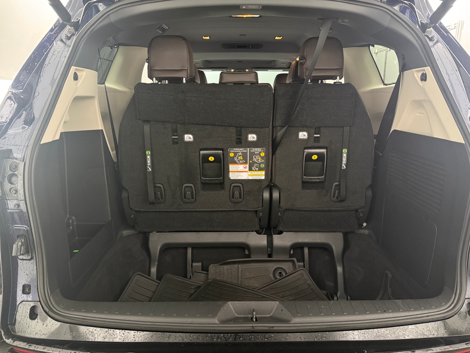 Thumbnail: 2023 Toyota Sienna - 6