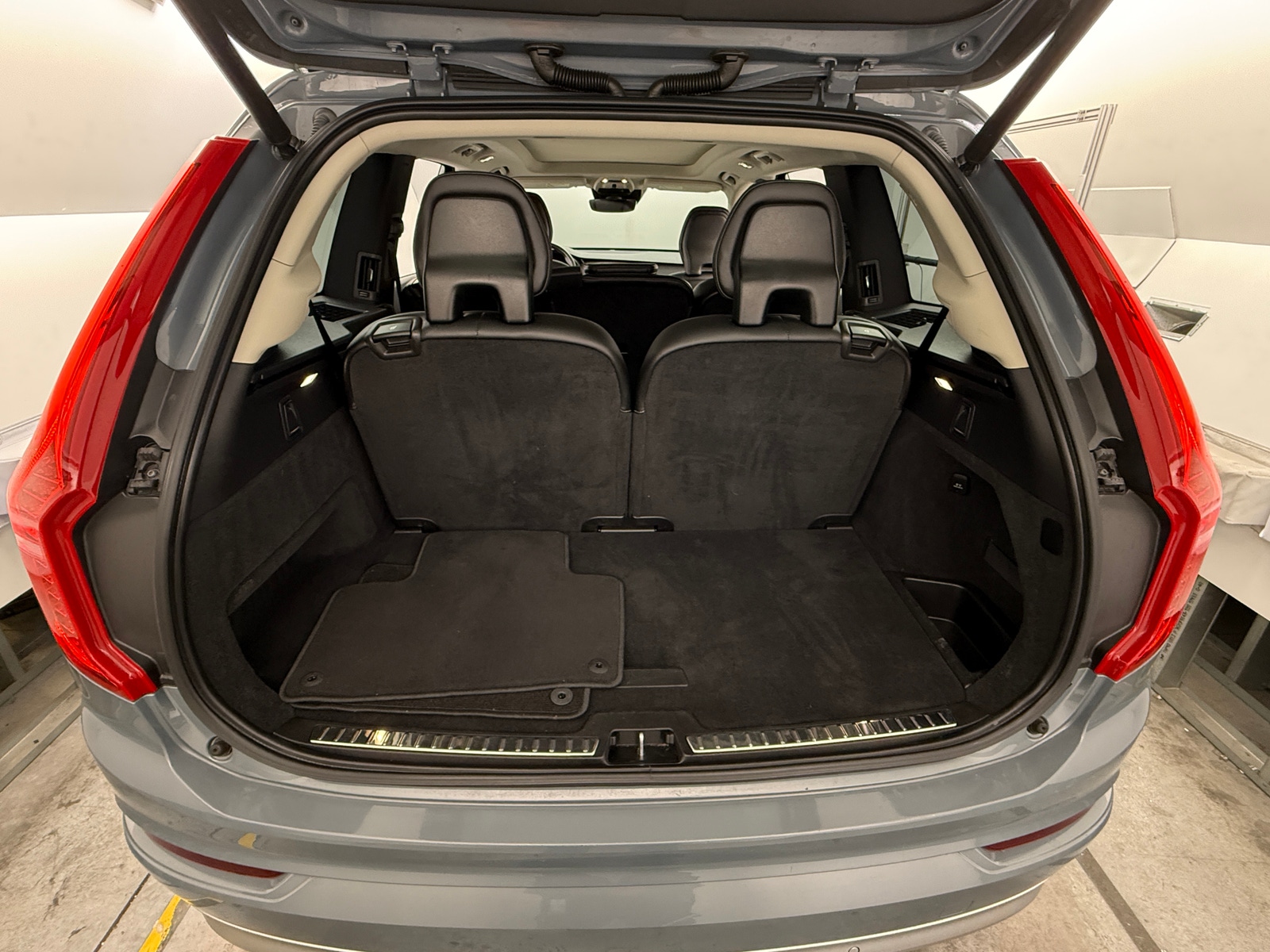 Thumbnail: 2022 Volvo XC90 - 6