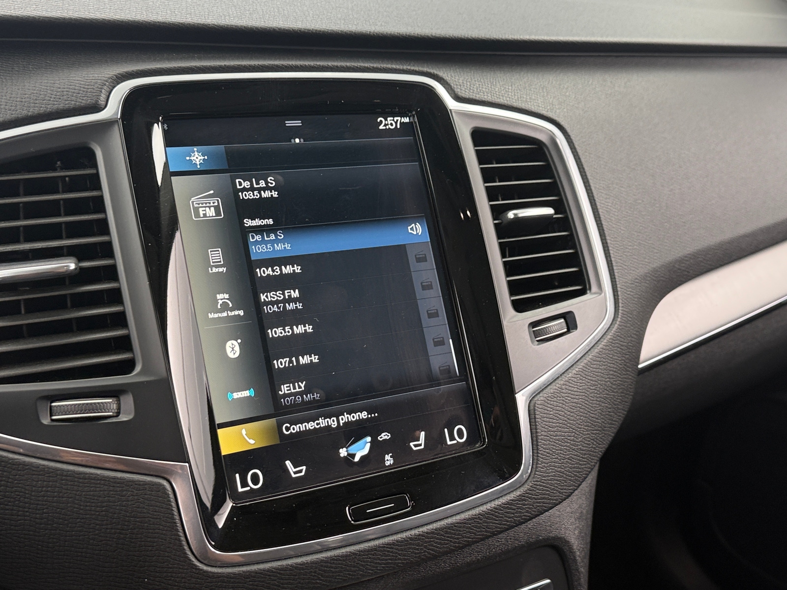 Thumbnail: 2022 Volvo XC90 - 3