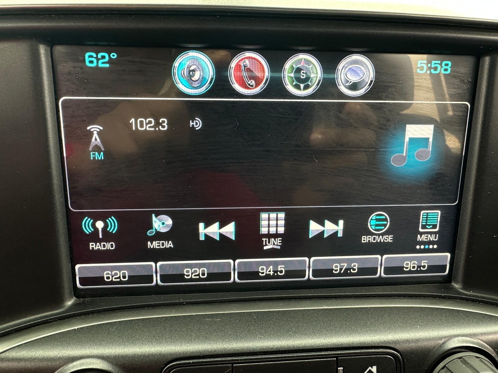 Thumbnail: 2016 Chevrolet Silverado 1500 - 4