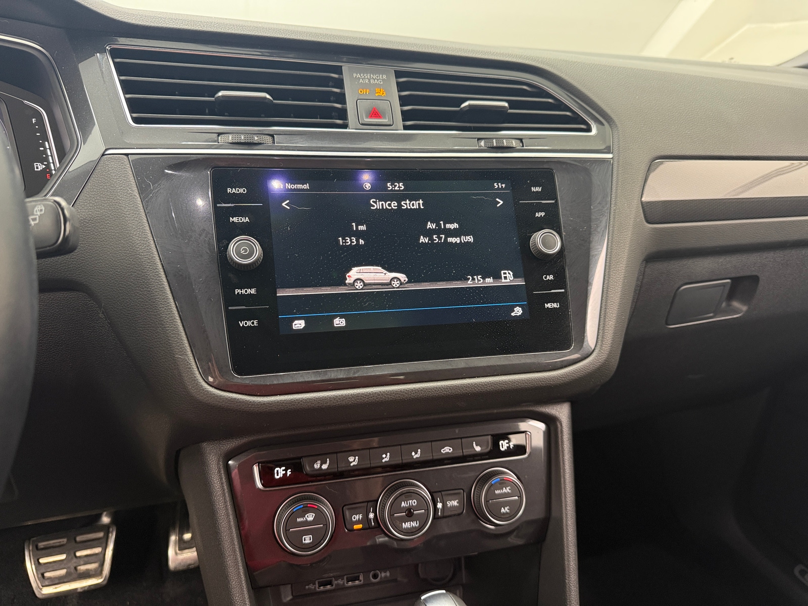 Thumbnail: 2020 Volkswagen Tiguan - 3