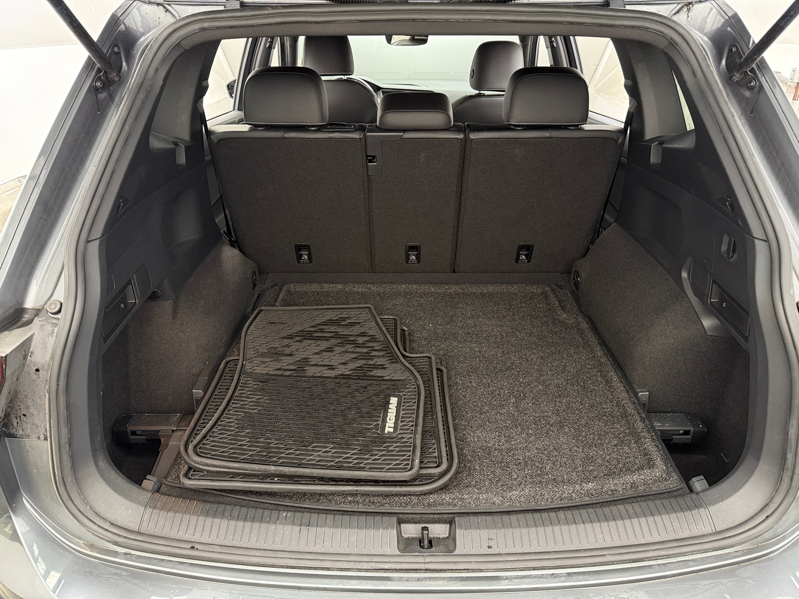 Thumbnail: 2021 Volkswagen Tiguan - 6