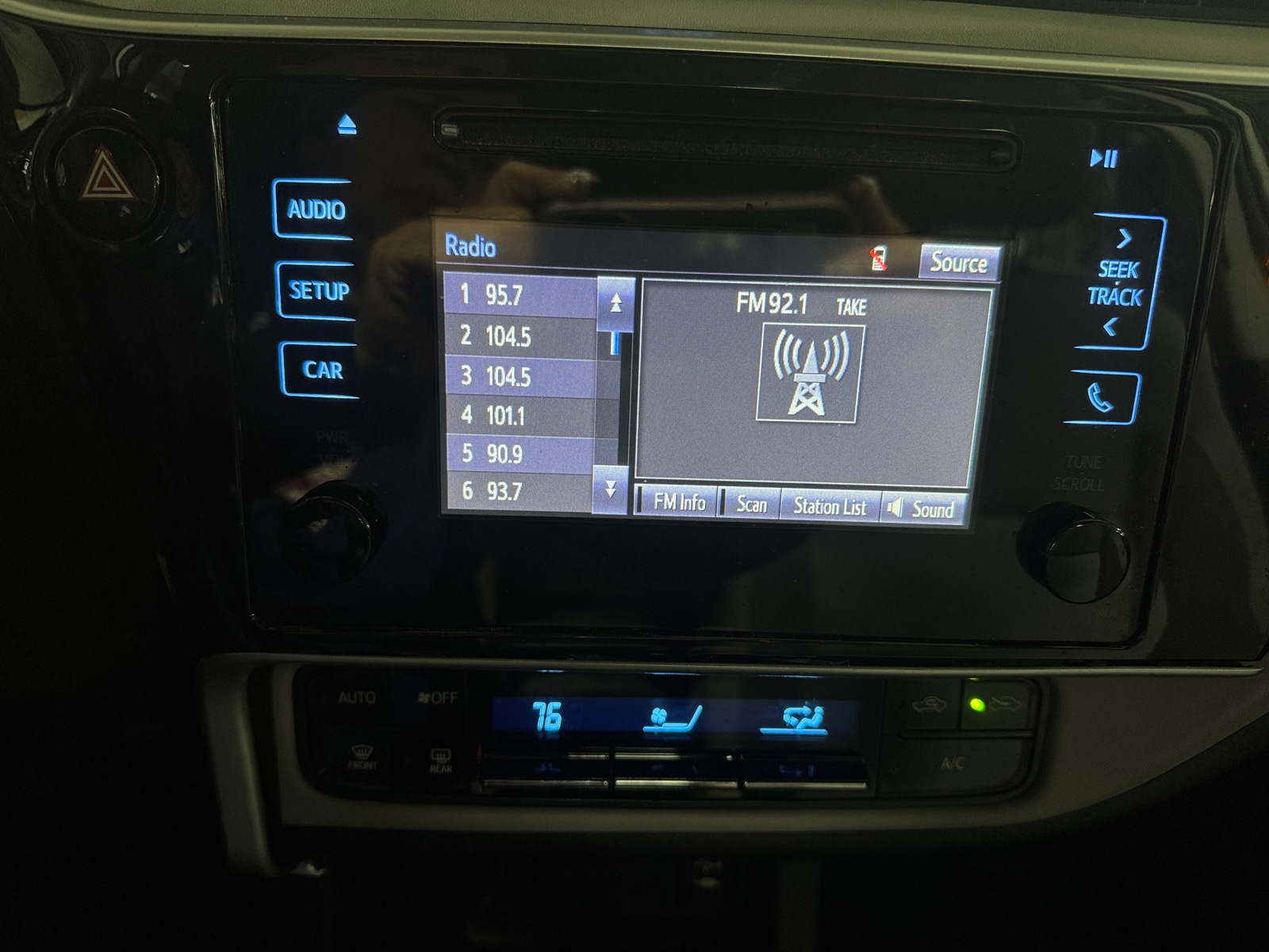 Thumbnail: 2018 Toyota Corolla - 4