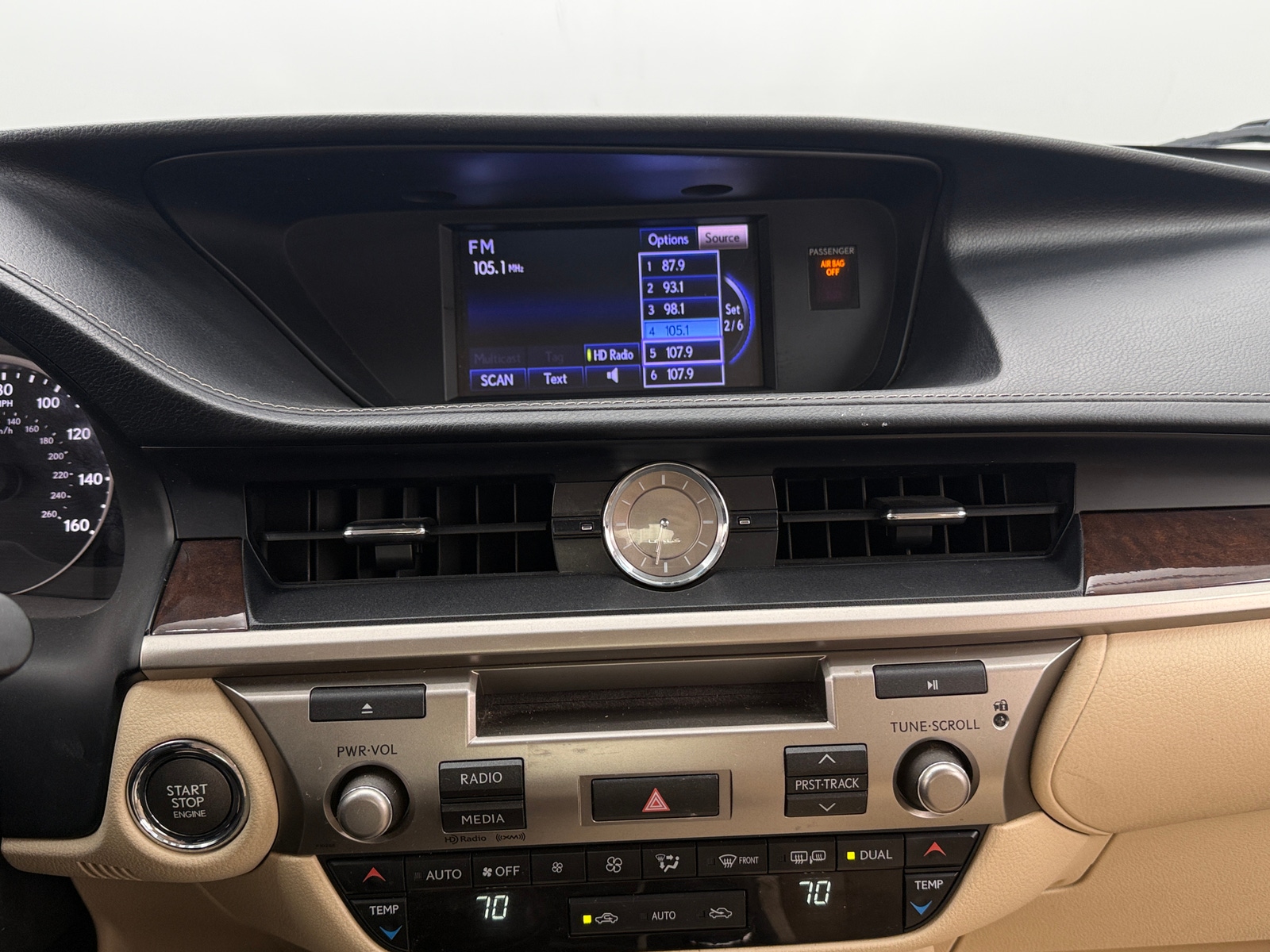 Thumbnail: 2013 Lexus ES - 3