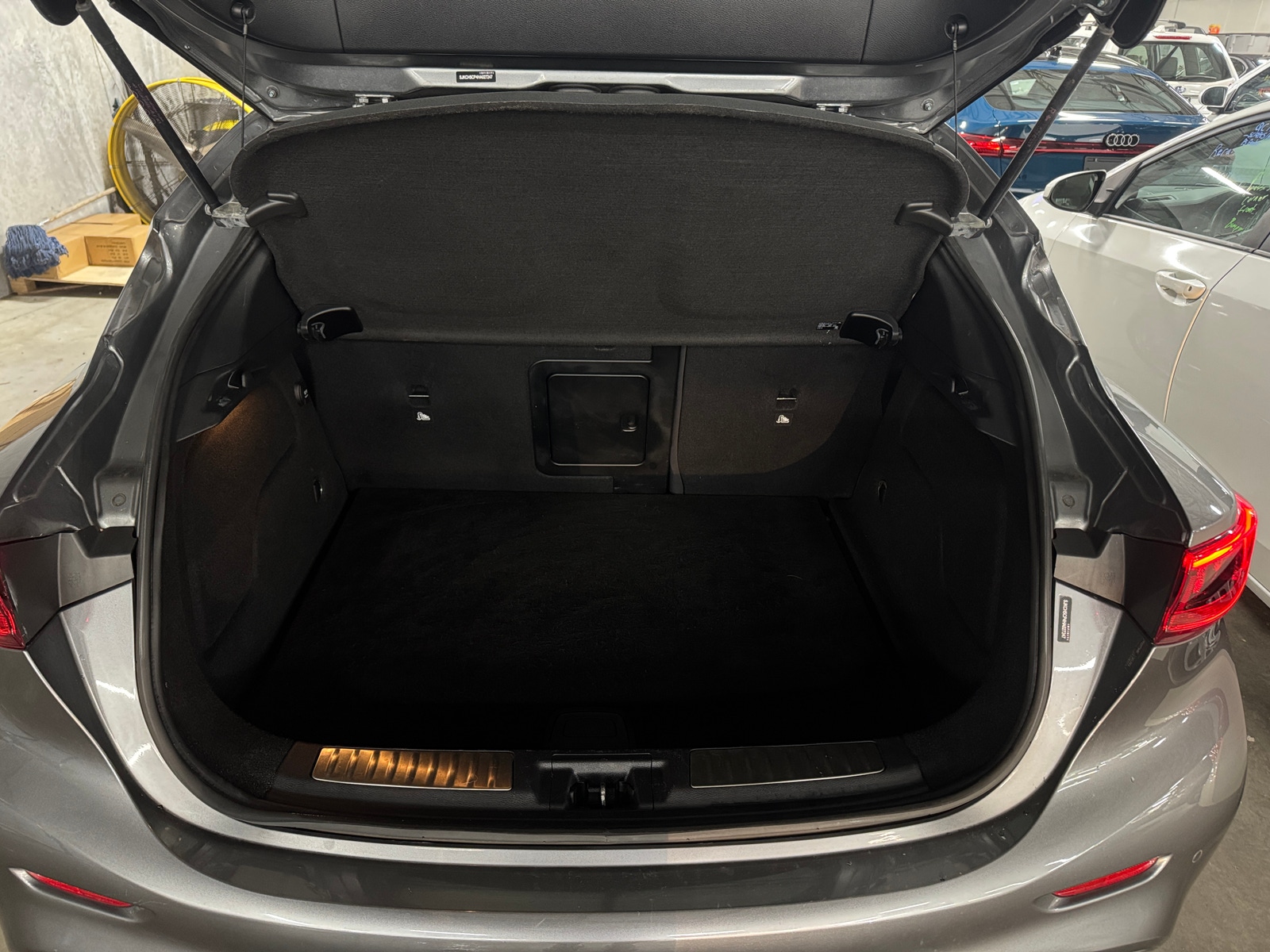 Thumbnail: 2017 INFINITI QX30 - 6