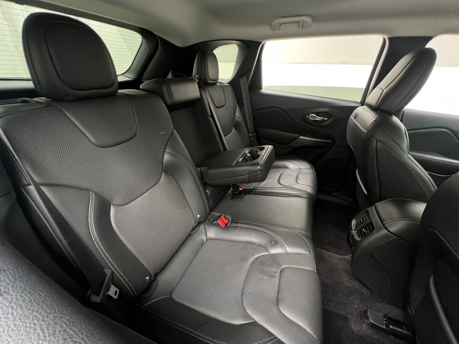 Thumbnail: 2019 Jeep Cherokee - 5