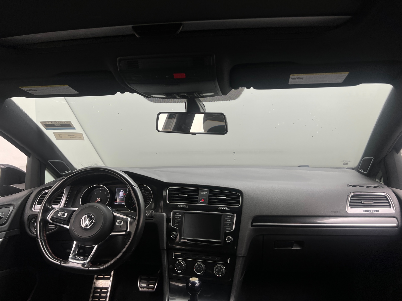 Thumbnail: 2017 Volkswagen Golf - 3