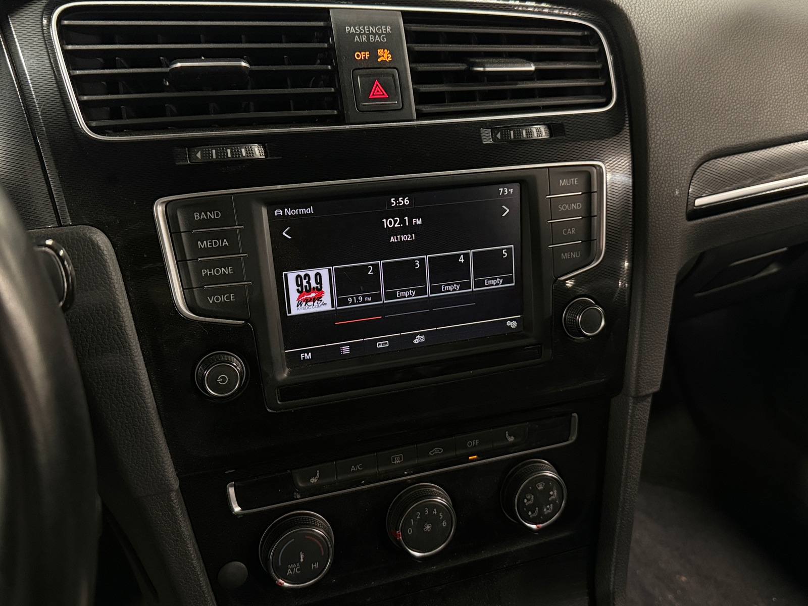 Thumbnail: 2017 Volkswagen Golf - 4