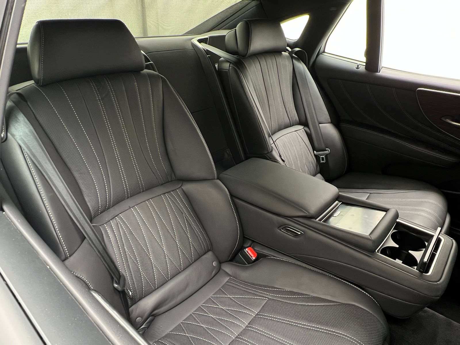 Thumbnail: 2020 Lexus LS - 5