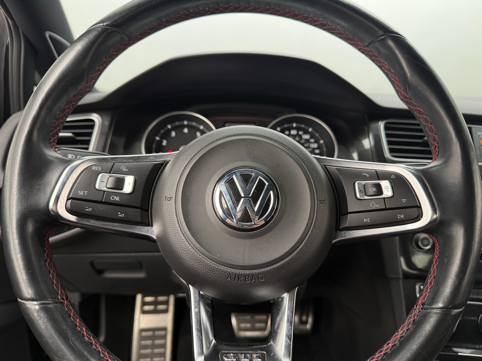 Thumbnail: 2015 Volkswagen Golf - 5