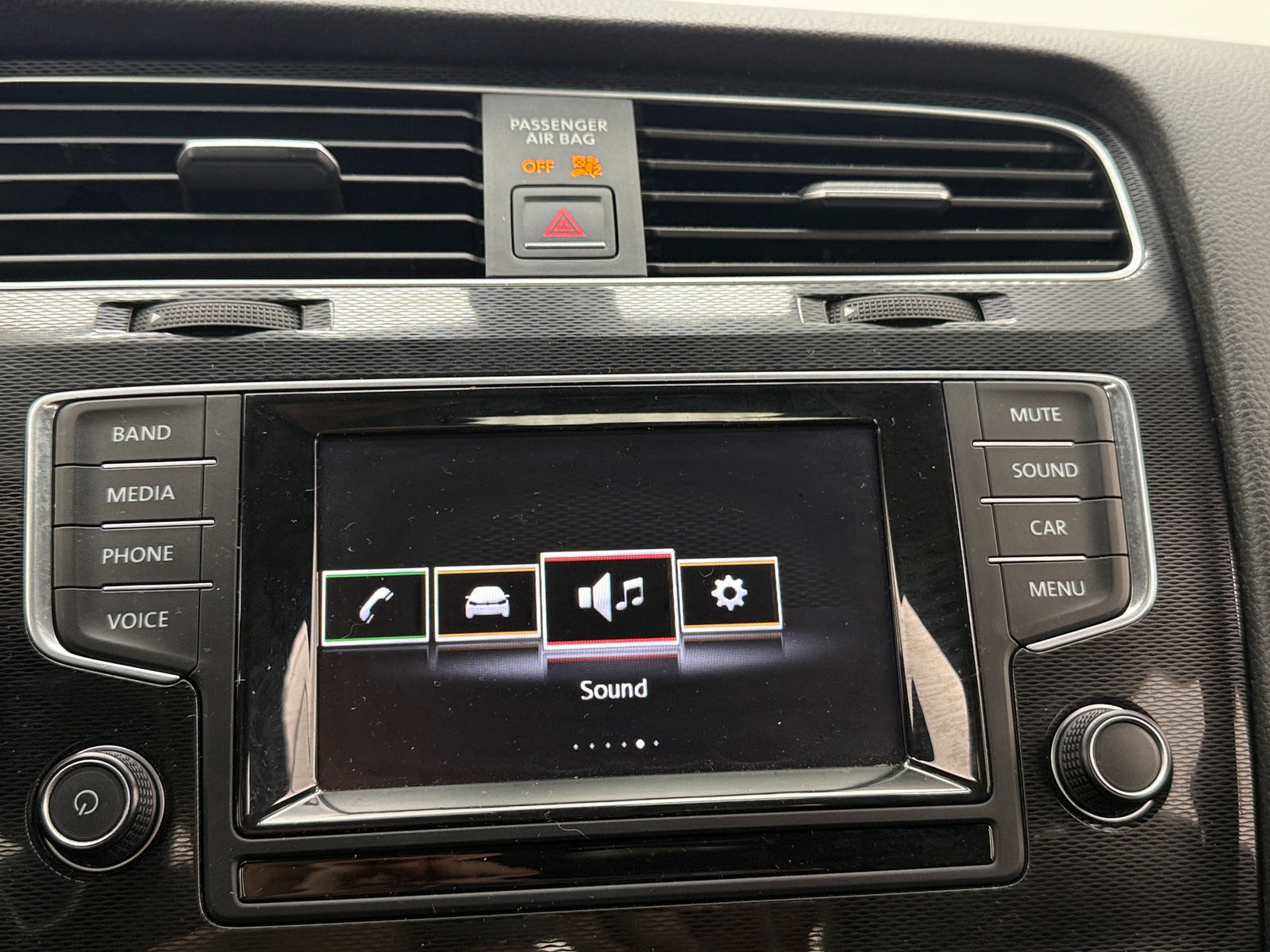 Thumbnail: 2015 Volkswagen Golf - 4