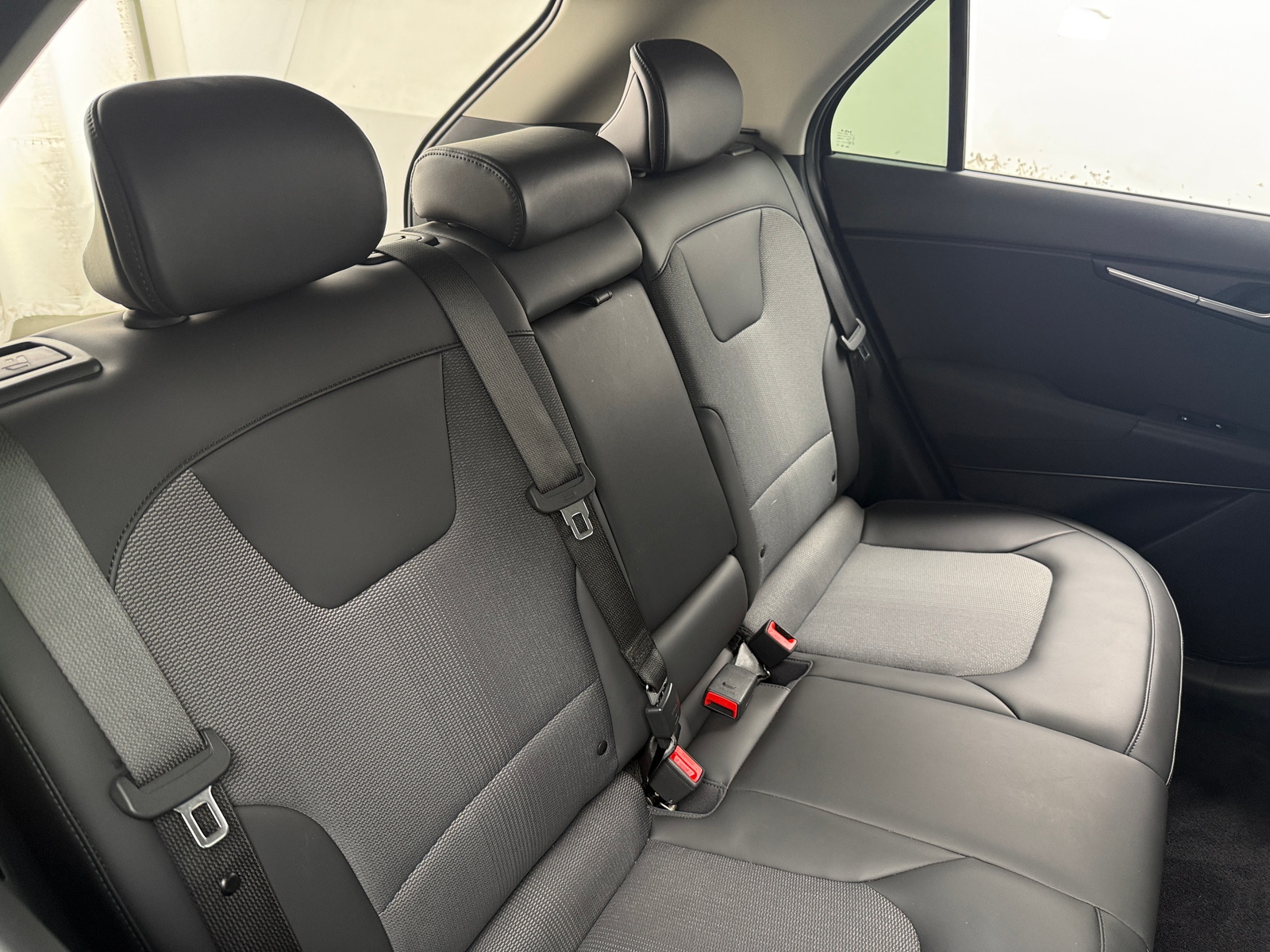 Thumbnail: 2025 Kia Niro - 5