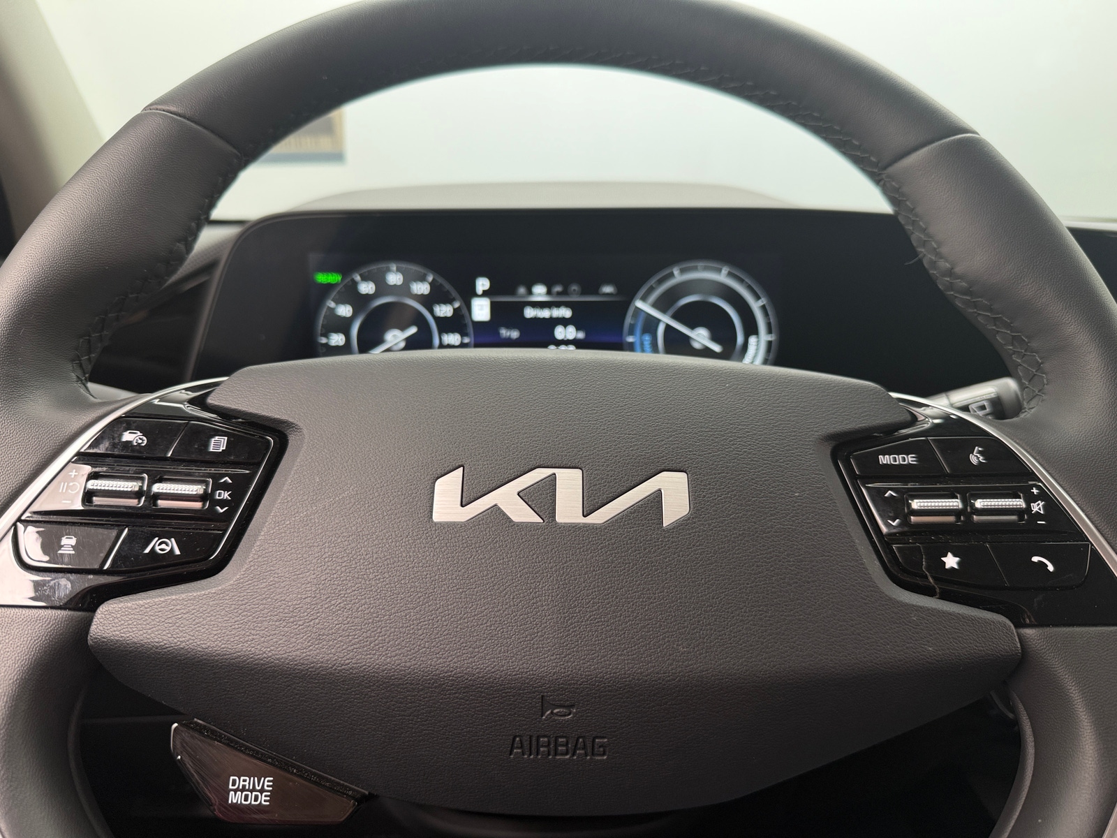 Thumbnail: 2025 Kia Niro - 4
