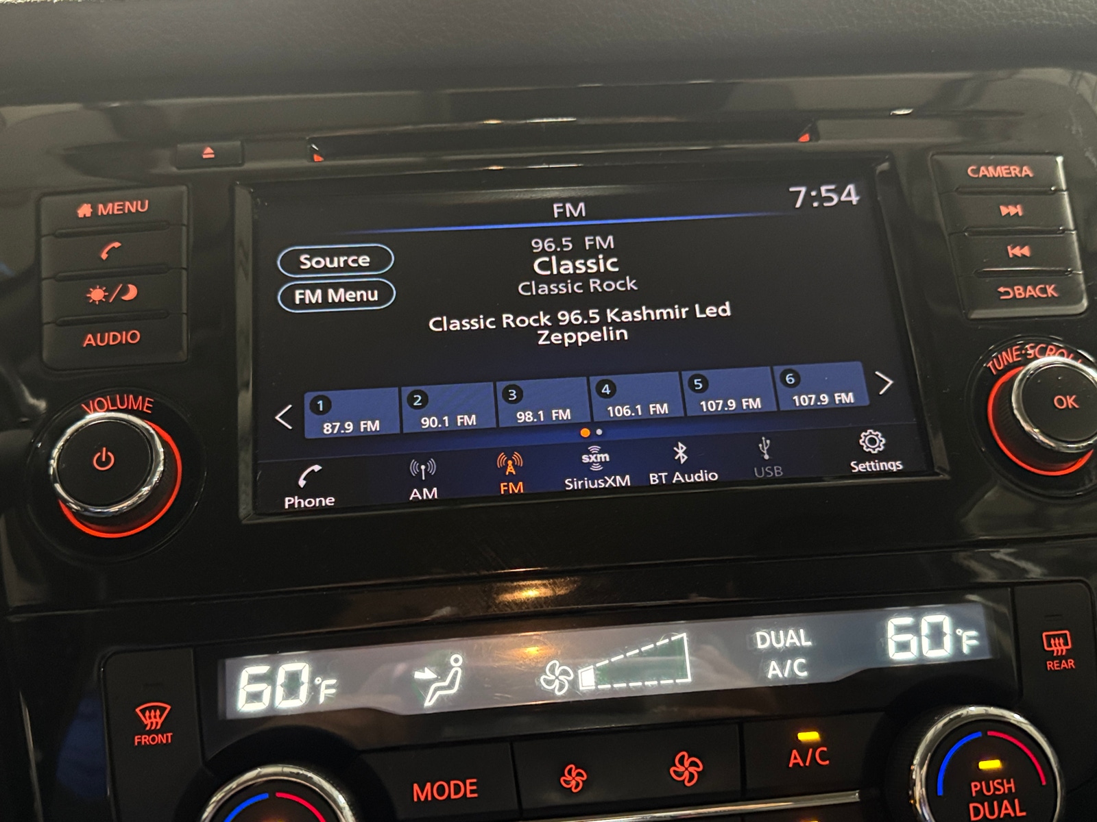 Thumbnail: 2022 Nissan Rogue Sport - 3