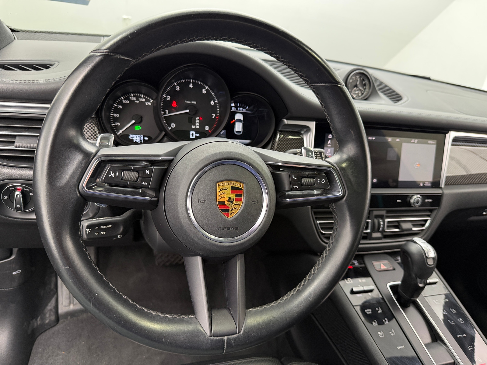 Thumbnail: 2022 Porsche Macan - 4