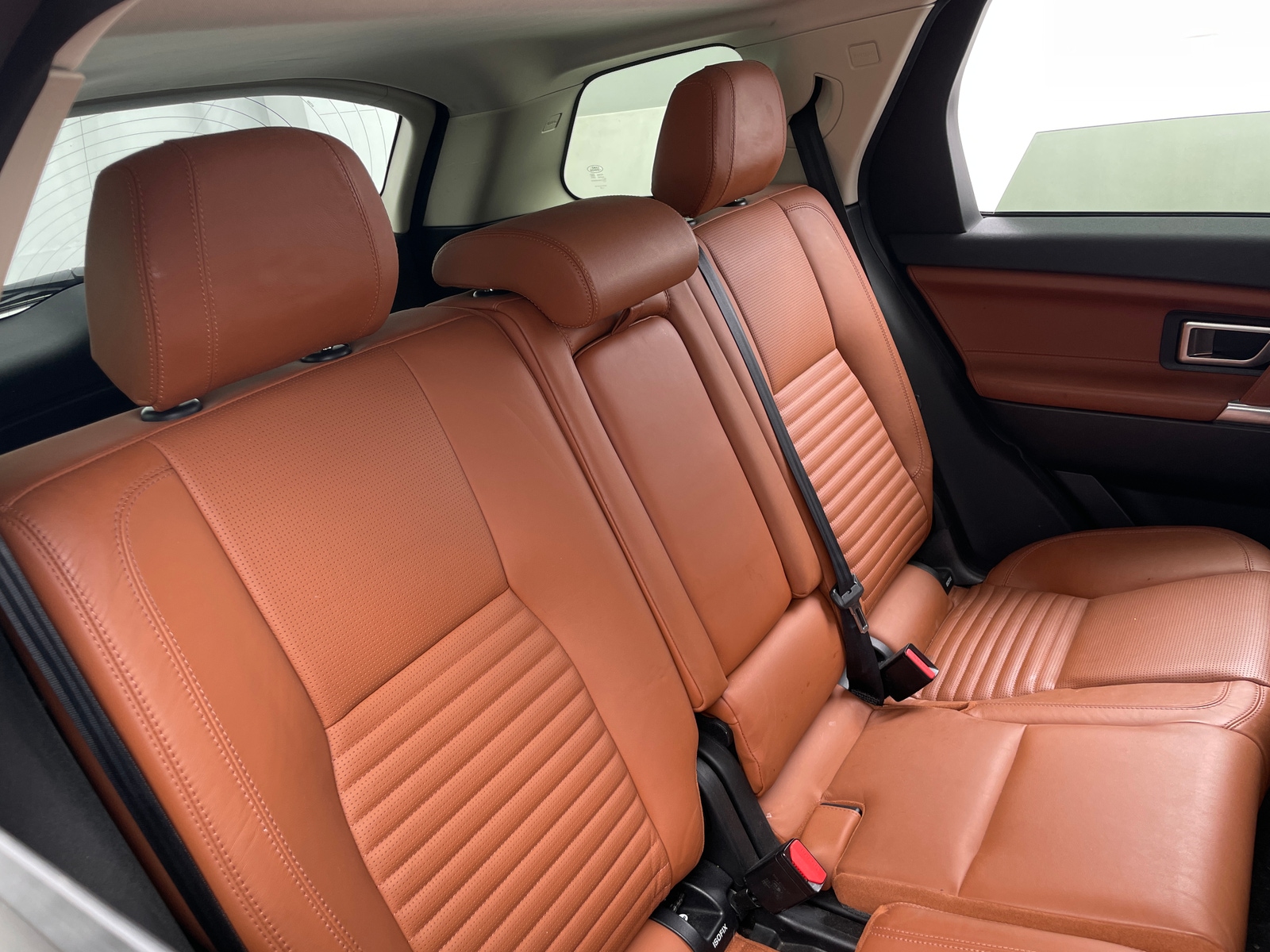 Thumbnail: 2017 Land Rover Discovery Sport - 5