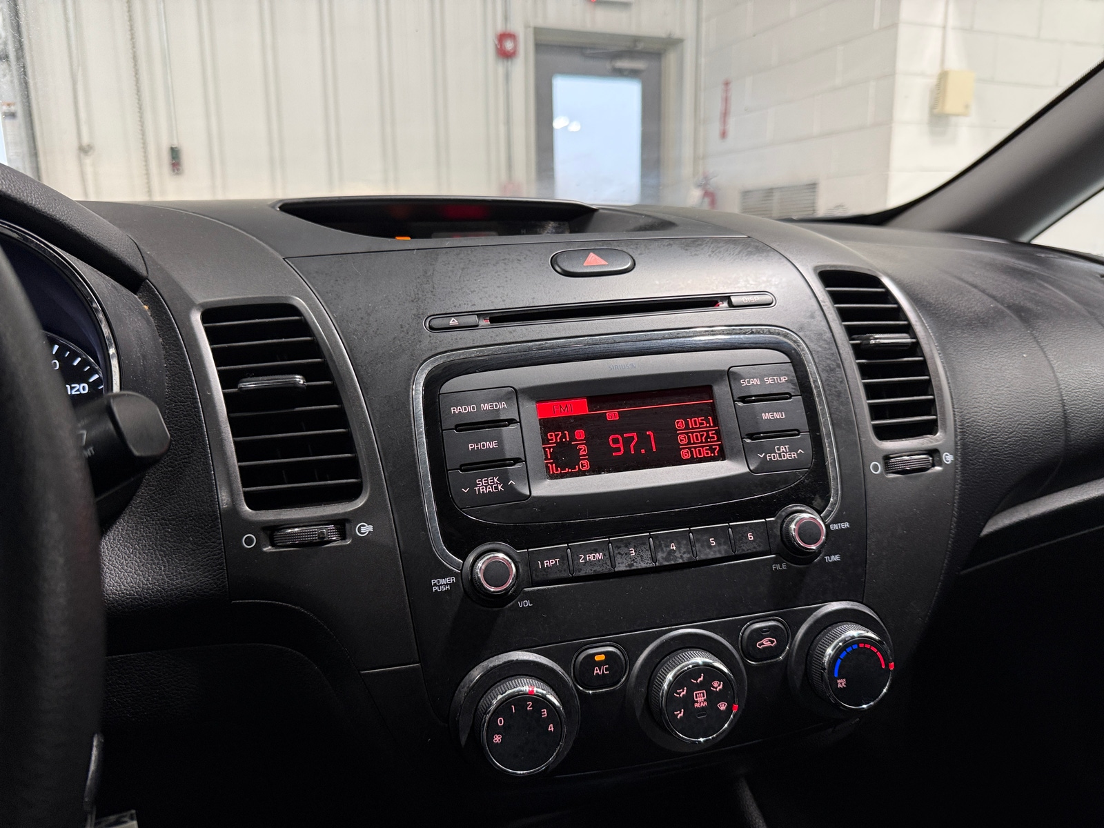 Thumbnail: 2018 Kia Forte - 4