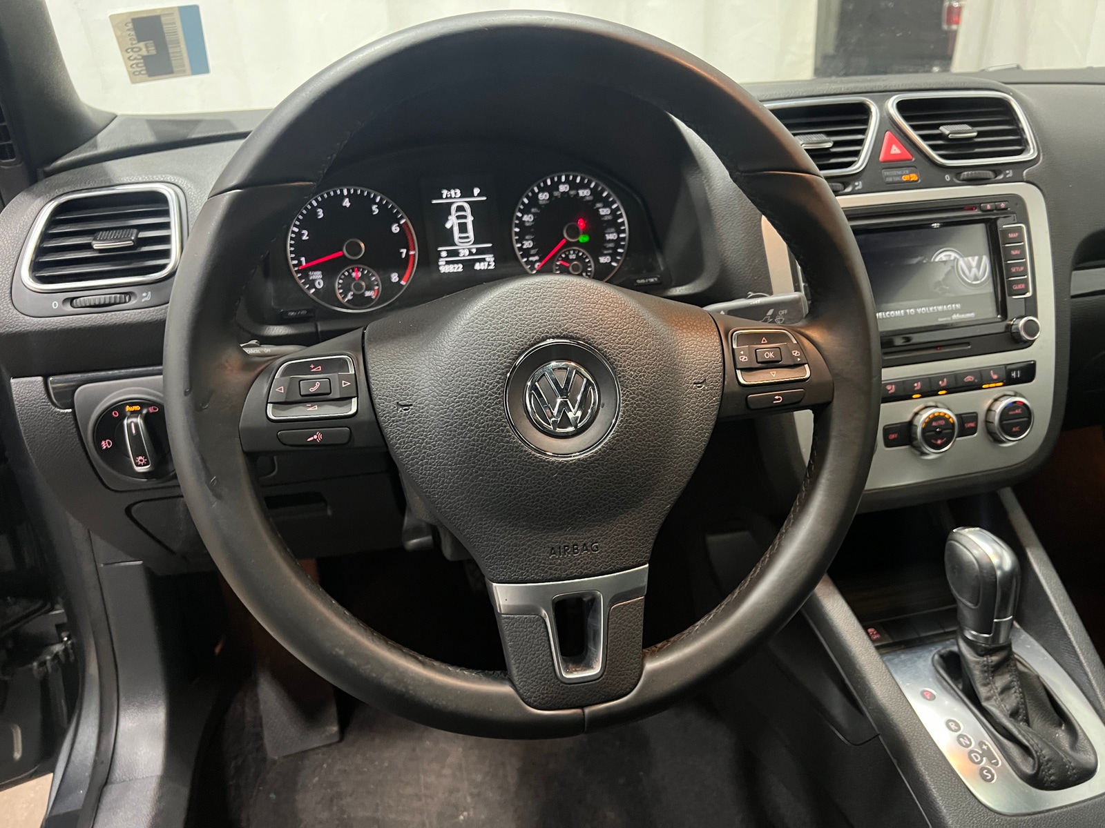 Thumbnail: 2014 Volkswagen Eos - 4