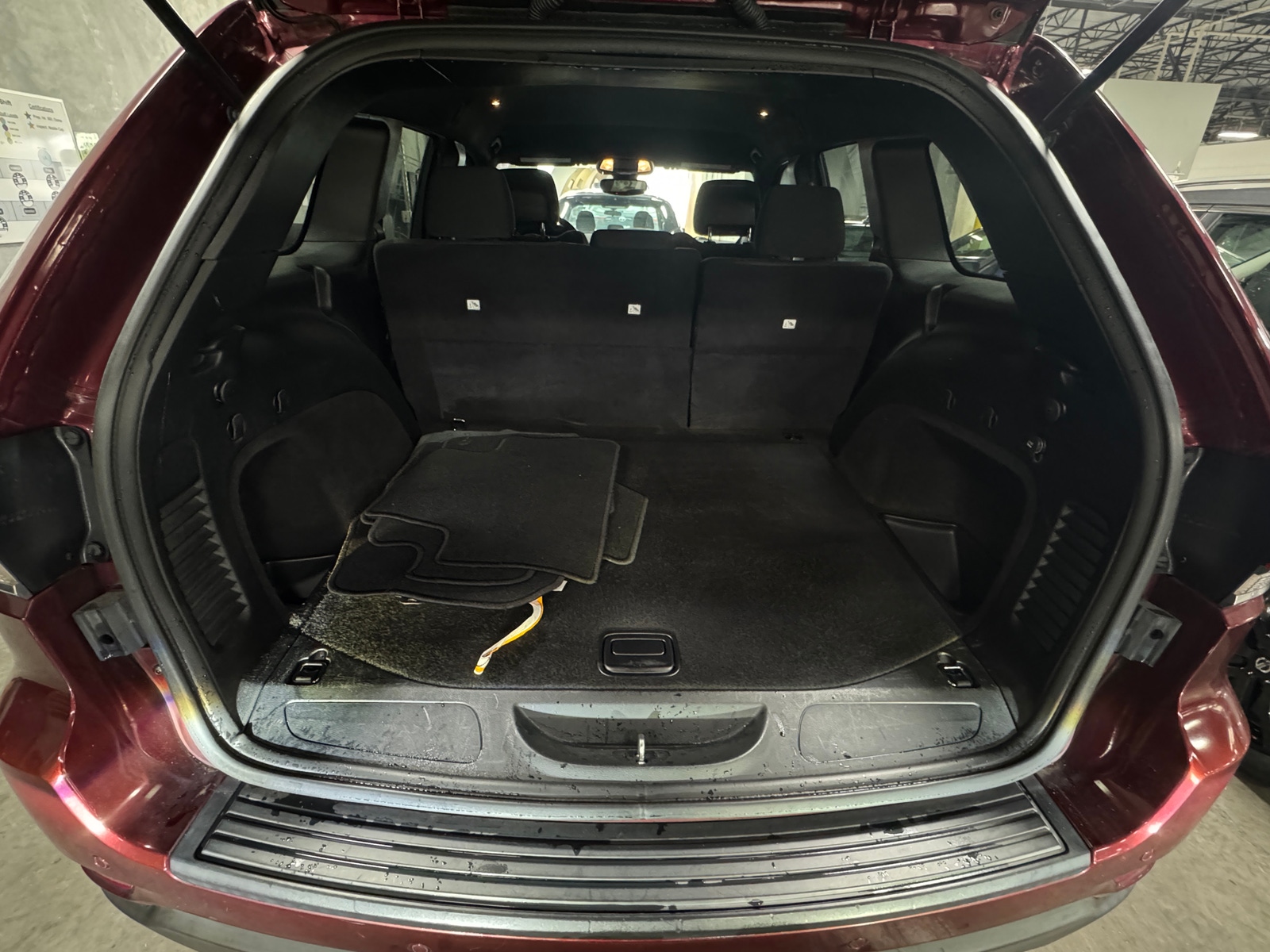 Thumbnail: 2020 Jeep Grand Cherokee - 7