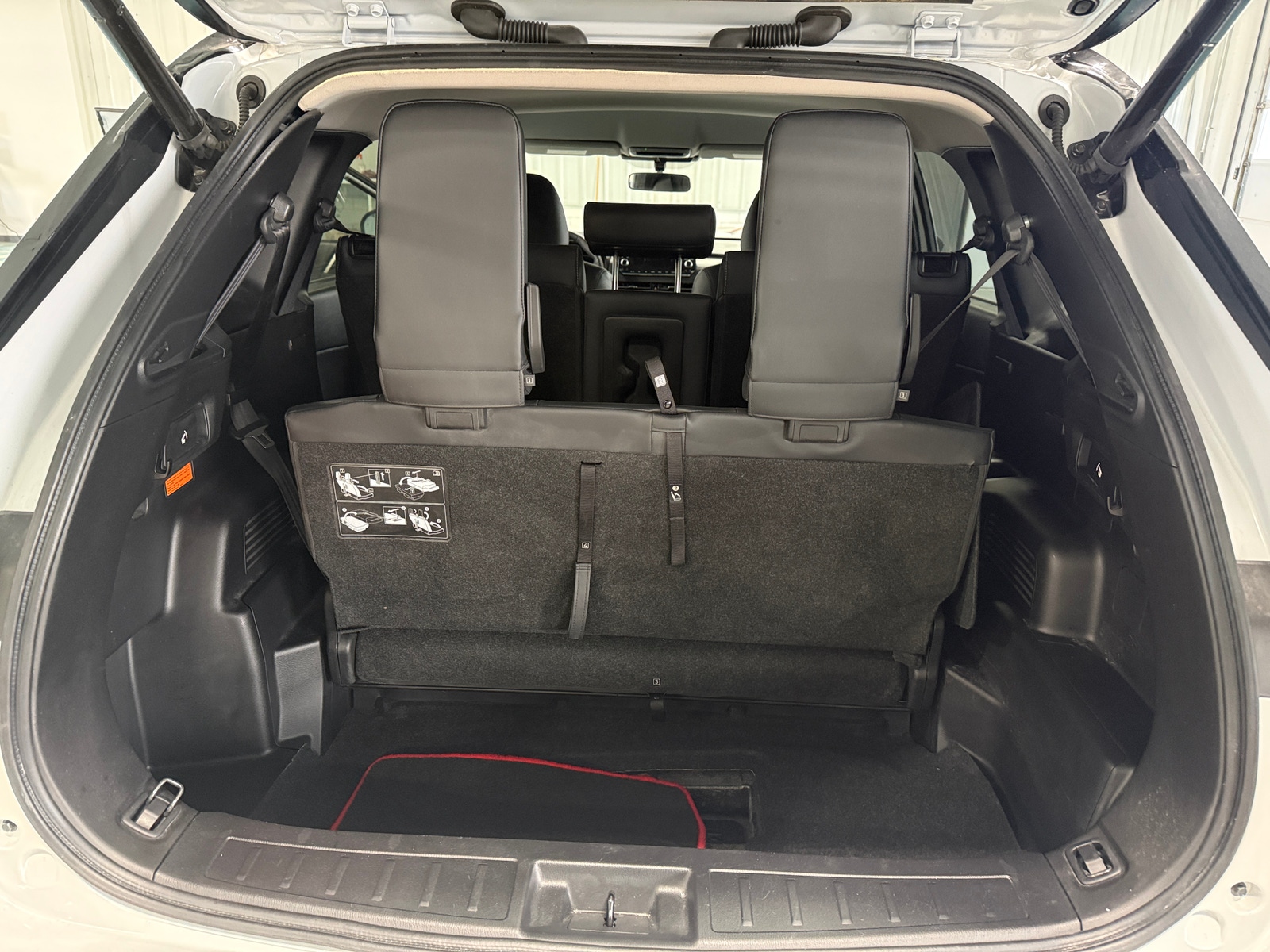 Thumbnail: 2023 Mitsubishi Outlander - 6