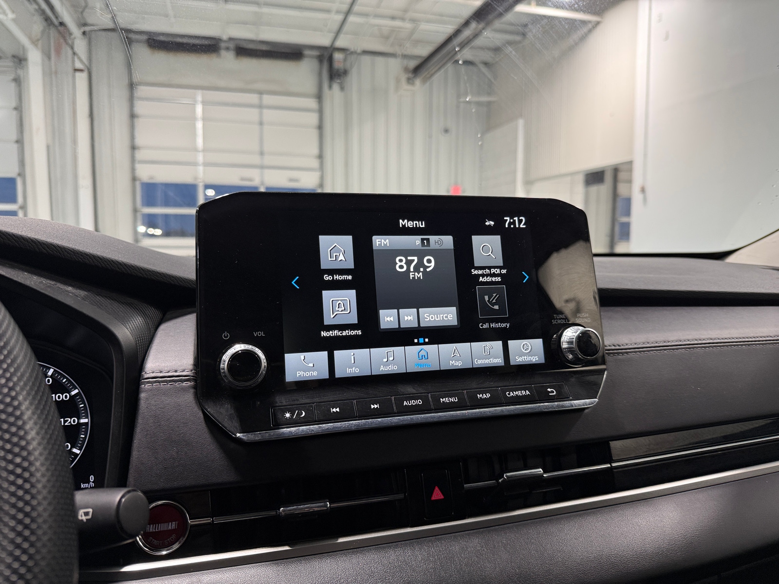 Thumbnail: 2023 Mitsubishi Outlander - 3