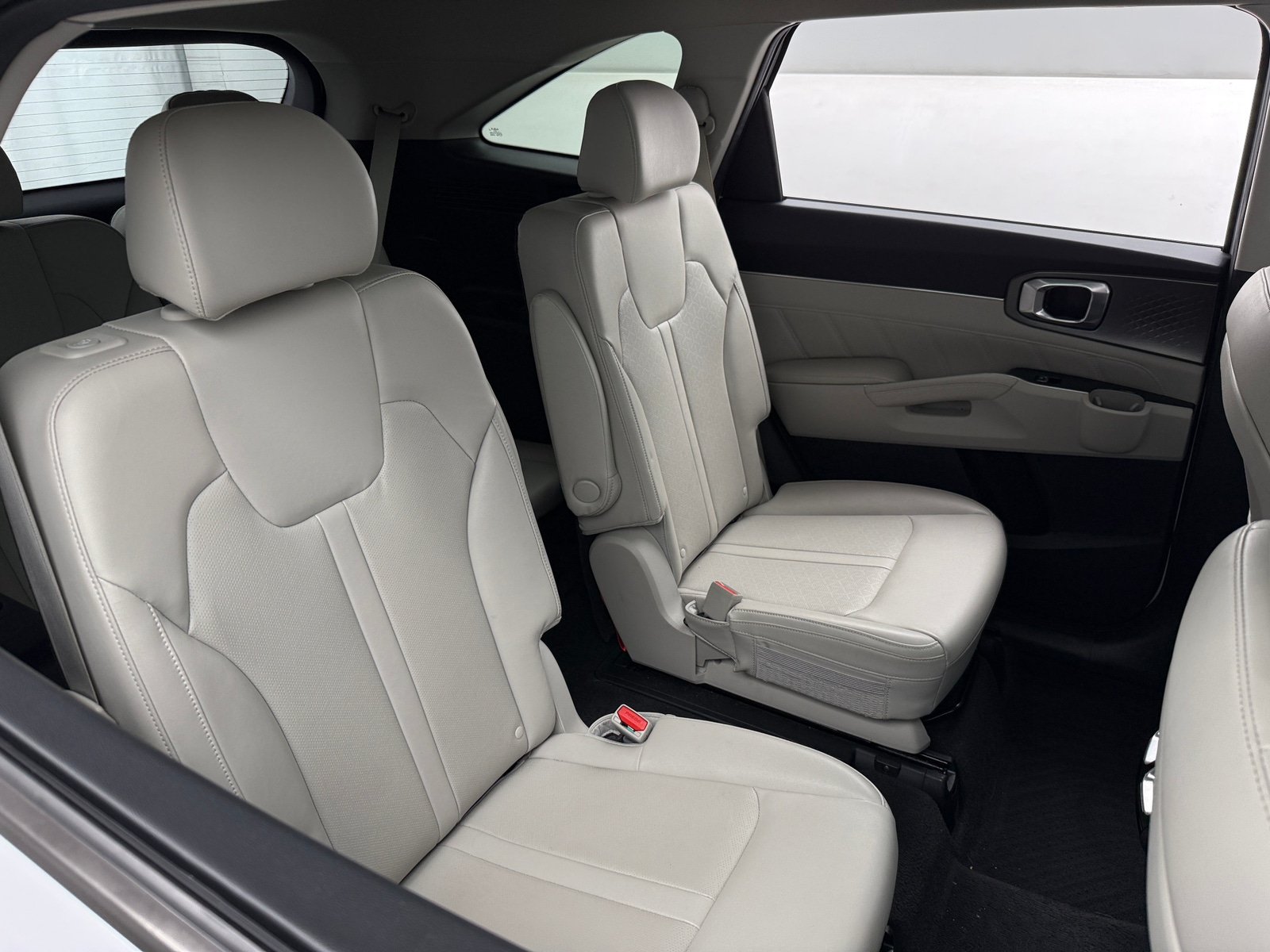 Thumbnail: 2022 Kia Sorento - 5