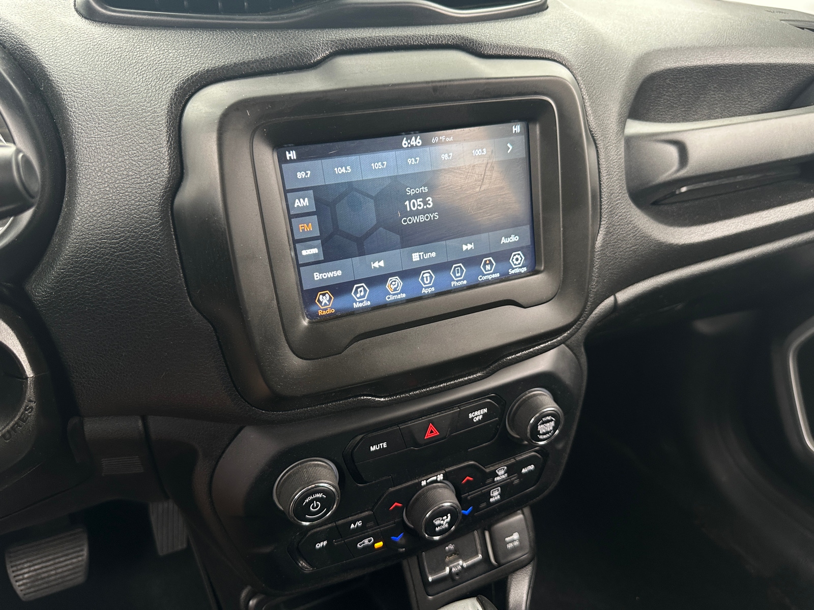 Thumbnail: 2020 Jeep Renegade - 4