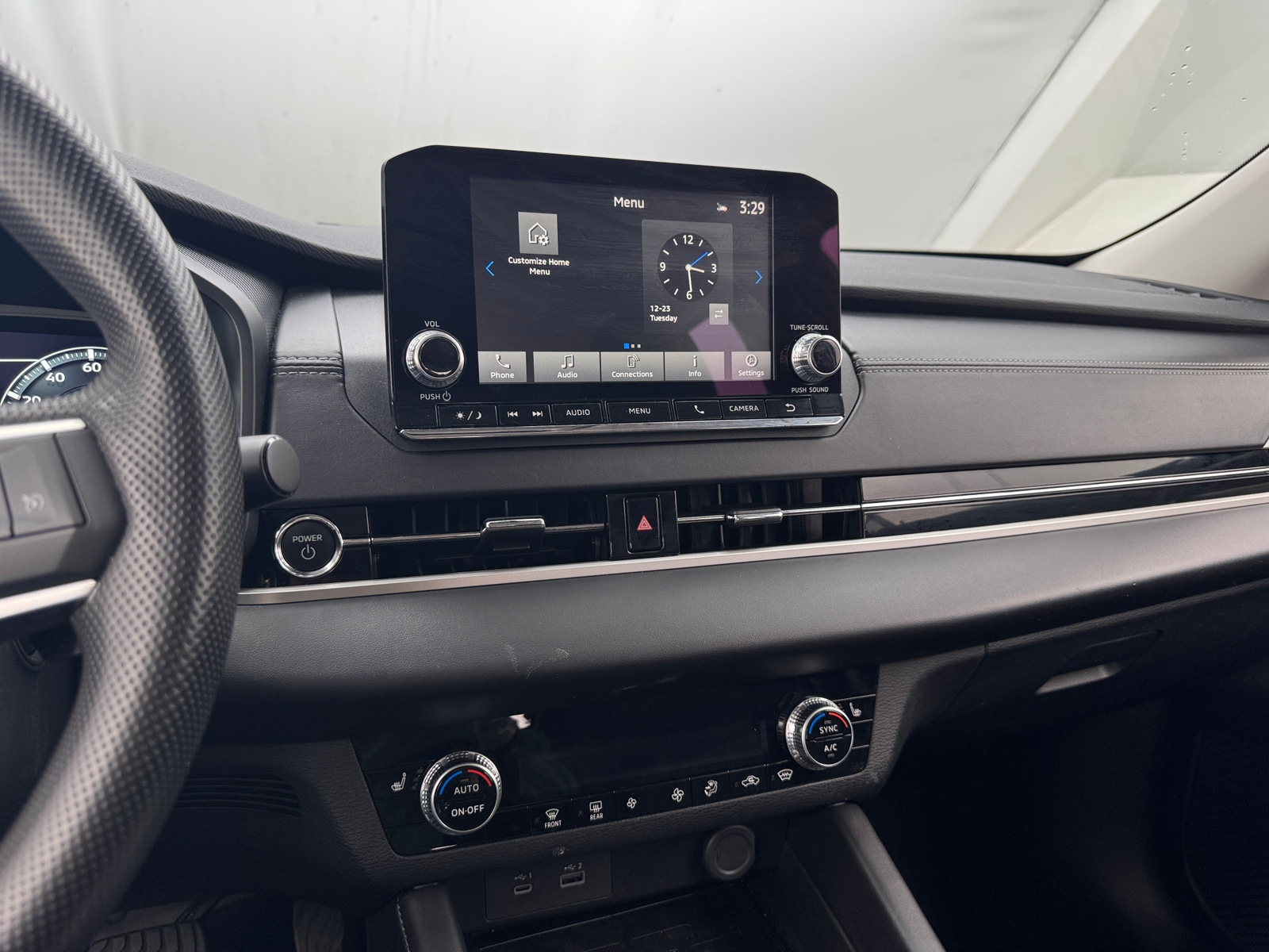 Thumbnail: 2025 Mitsubishi Outlander - 4