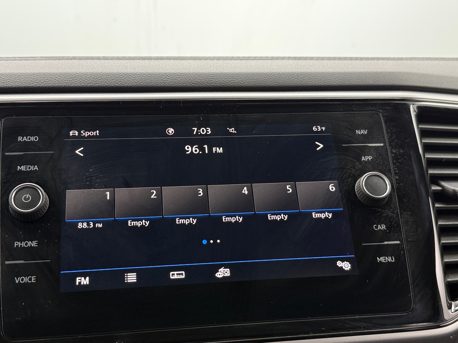 Thumbnail: 2020 Volkswagen Atlas - 3