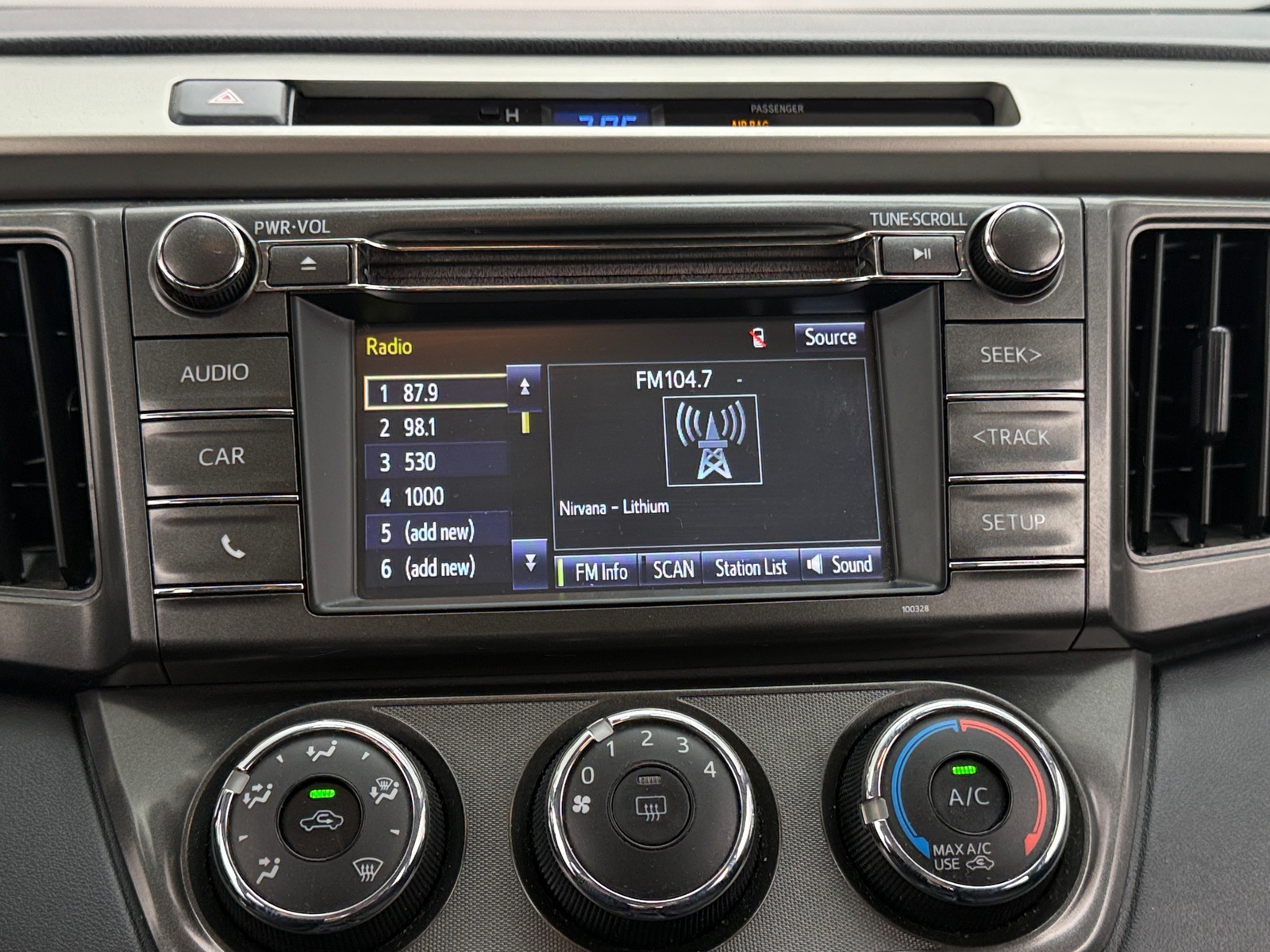 Thumbnail: 2015 Toyota RAV4 - 4